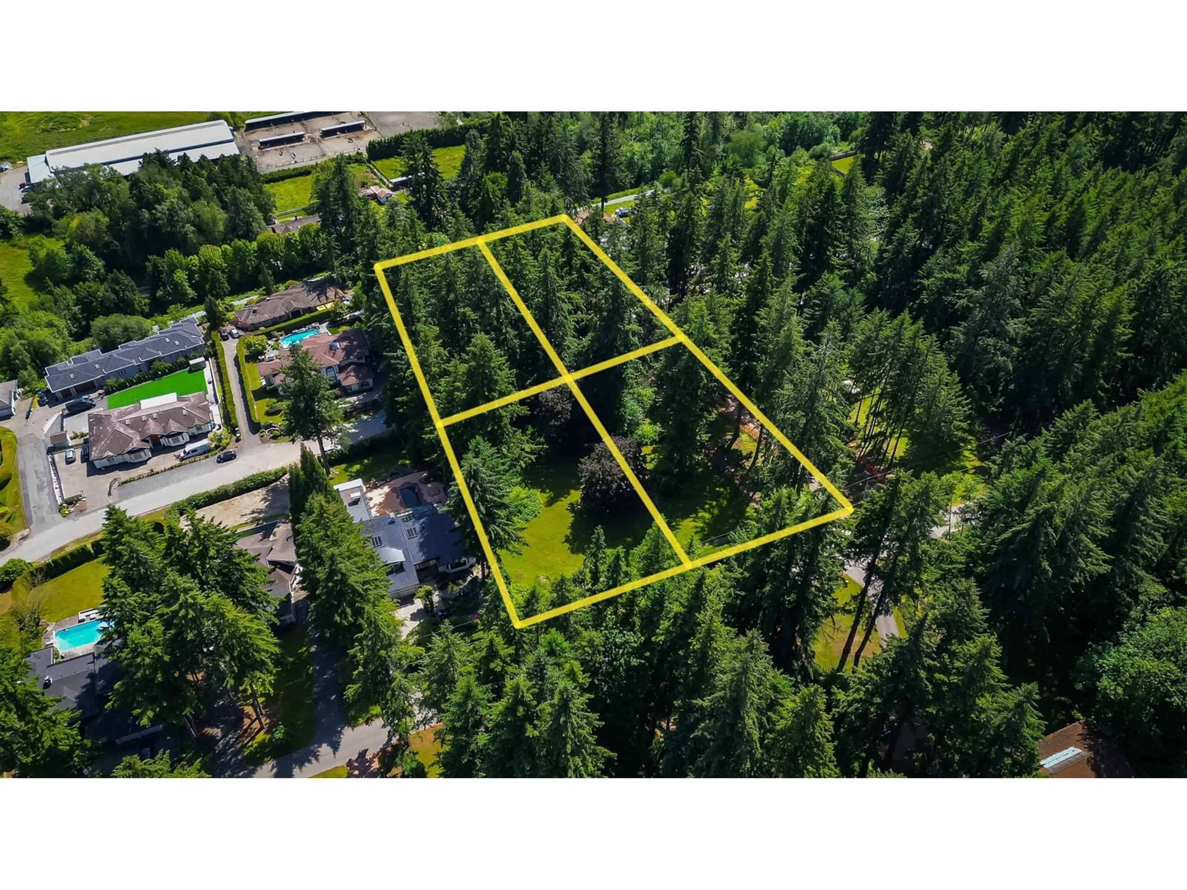 Fenced yard for 12482 53 AVENUE, Surrey British Columbia V3X3B7