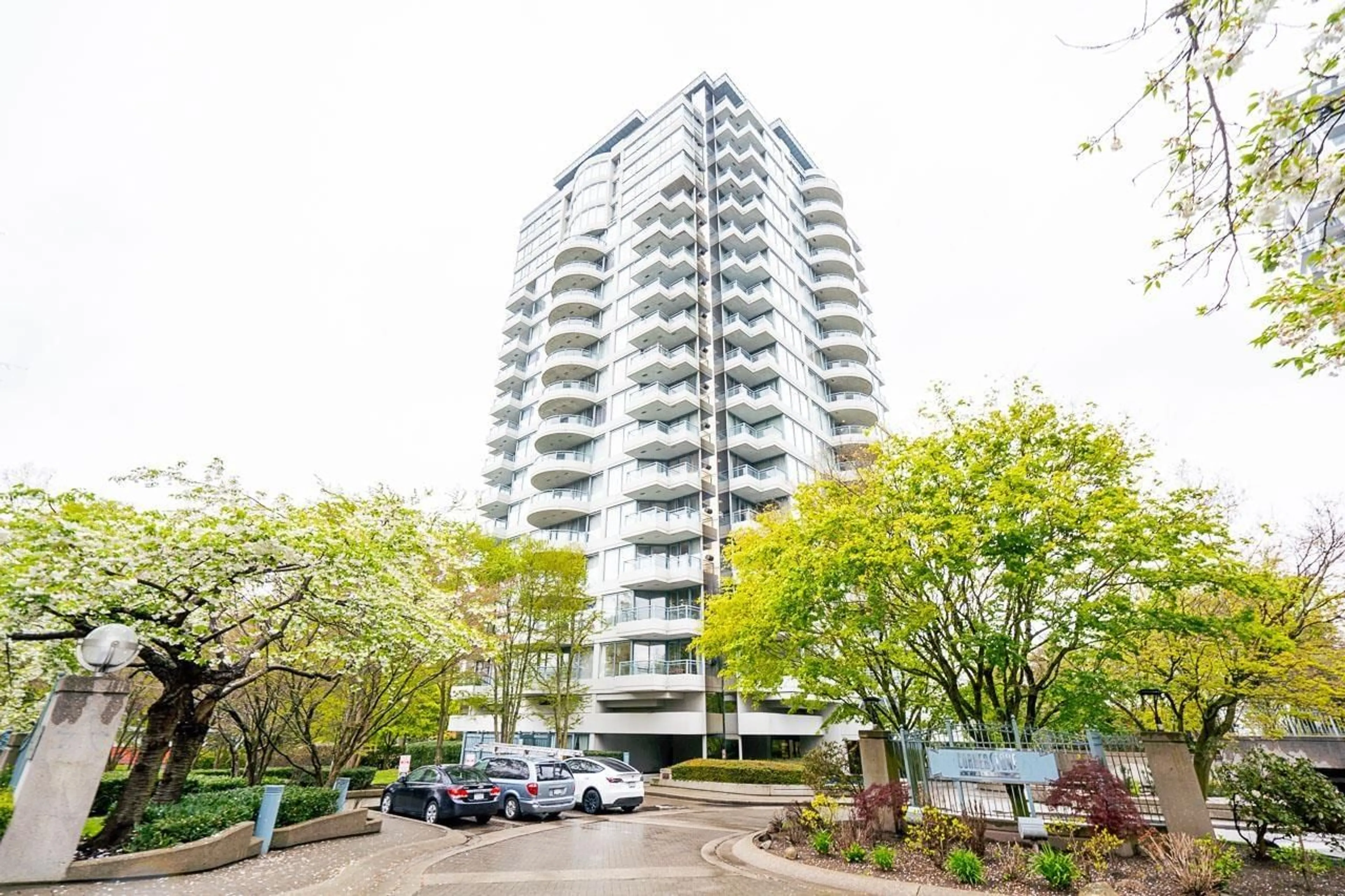 A pic from exterior of the house or condo for 1401 13353 108 AVENUE, Surrey British Columbia V3T5T5