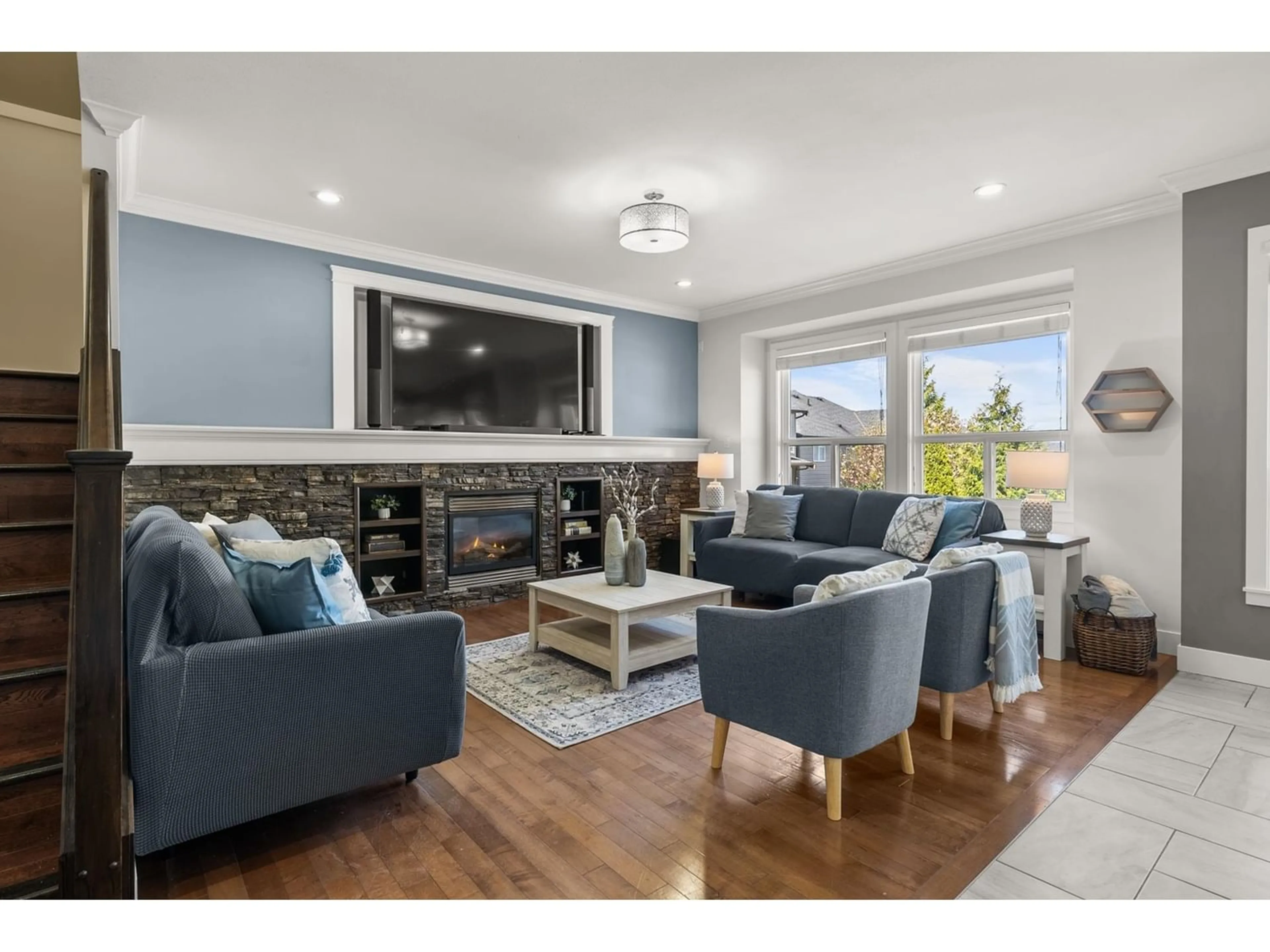 Living room for 14567 60A AVENUE, Surrey British Columbia V3S4R5