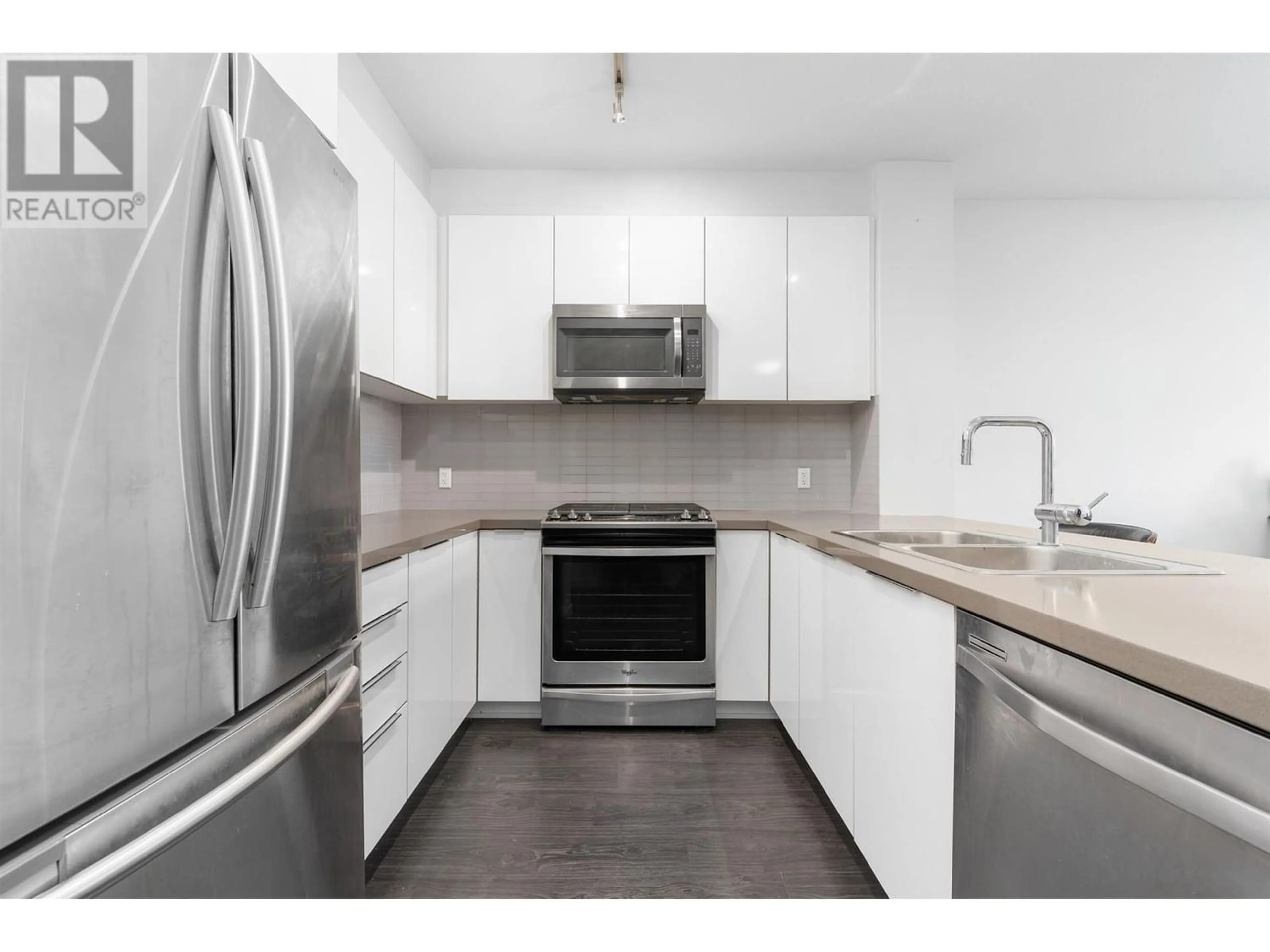 Standard kitchen for 207 607 COTTONWOOD AVENUE, Vancouver British Columbia V3J0H1