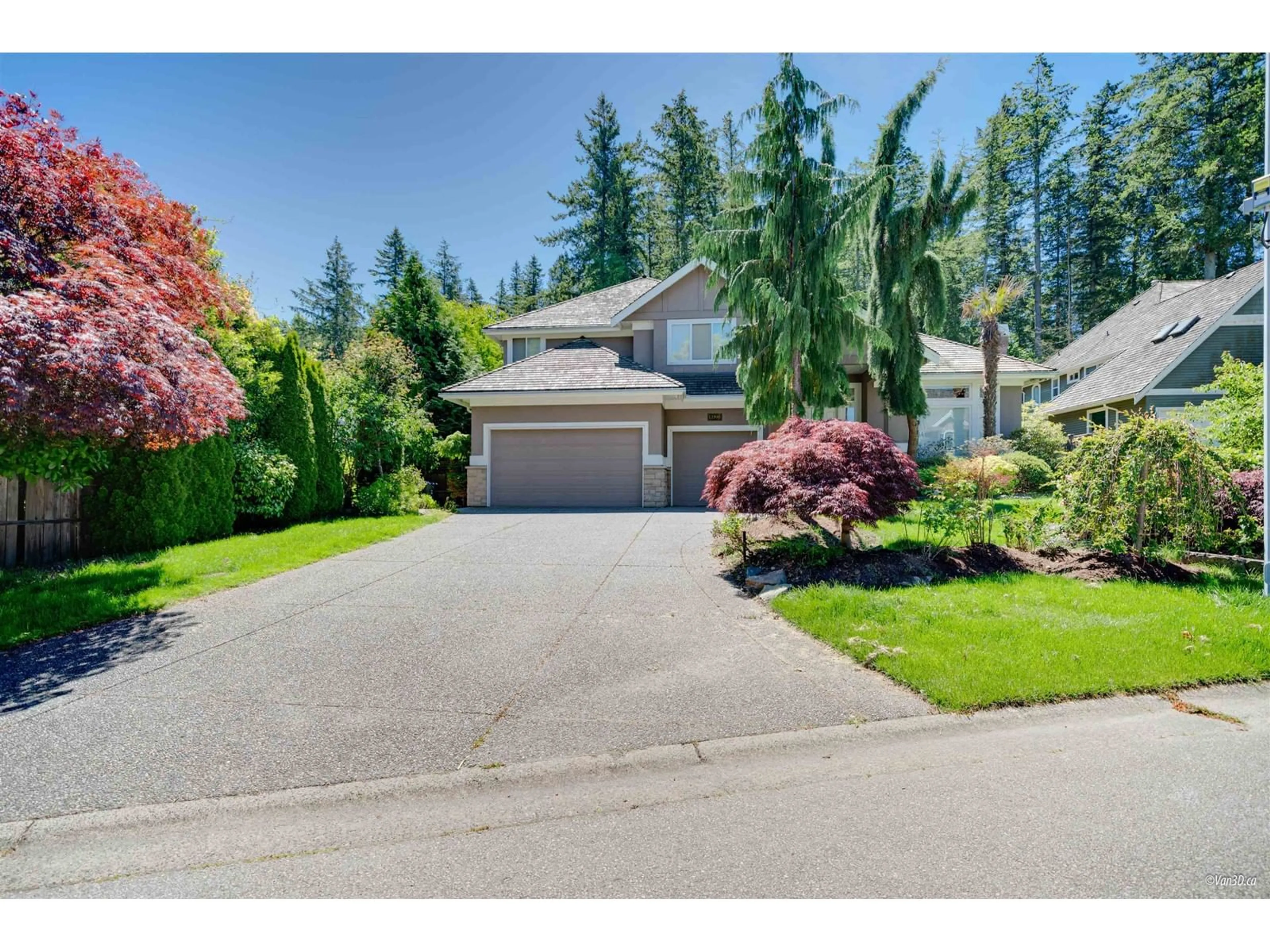 Frontside or backside of a home for 13390 22A AVENUE, Surrey British Columbia V4A9T9