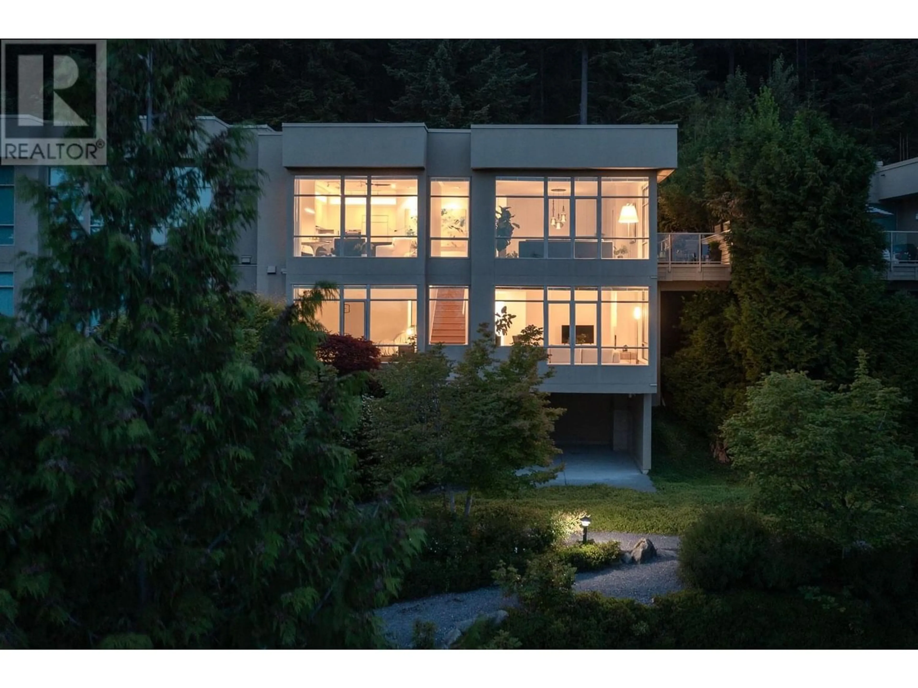 A pic from exterior of the house or condo for 3172 DEER RIDGE DRIVE, West Vancouver British Columbia V7S4W1