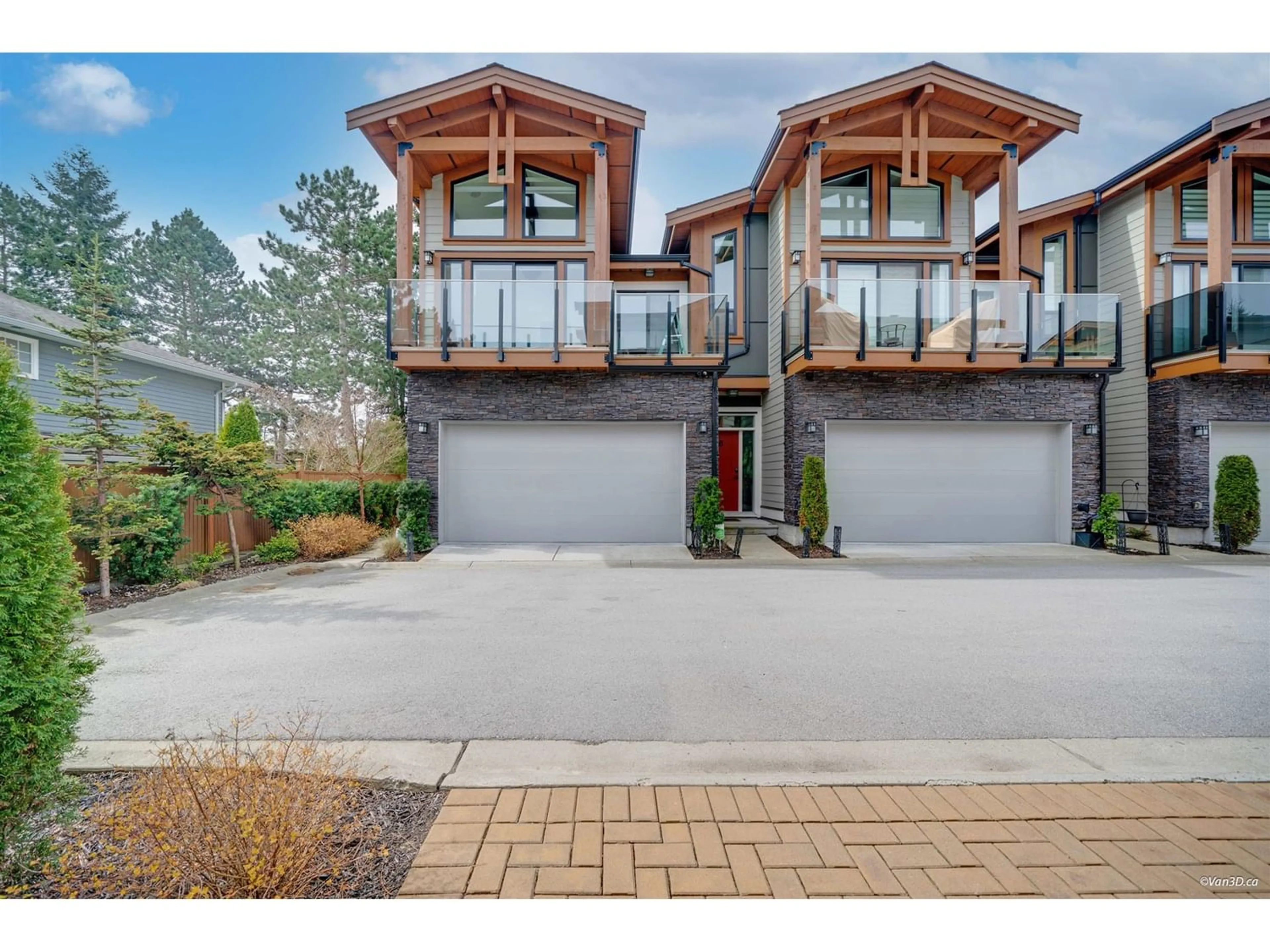 A pic from exterior of the house or condo for 8 1454 162B STREET, Surrey British Columbia V4A9W9