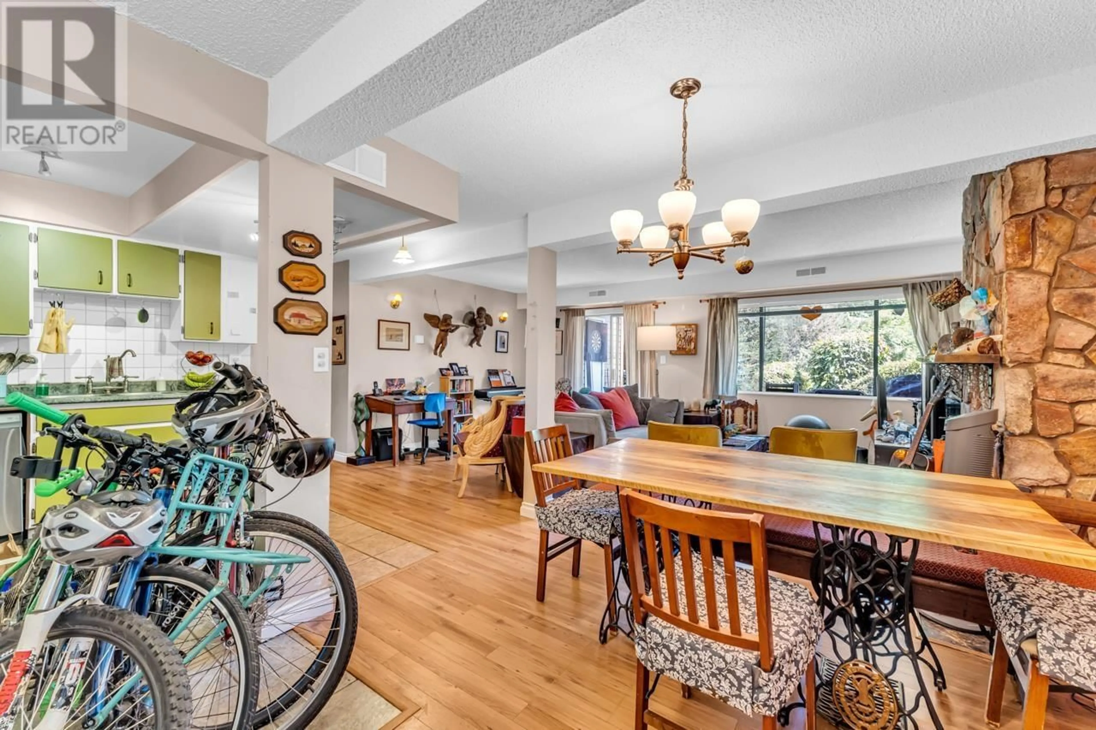 Dining room for 1807 GOLETA DRIVE, Burnaby British Columbia V5A1P6