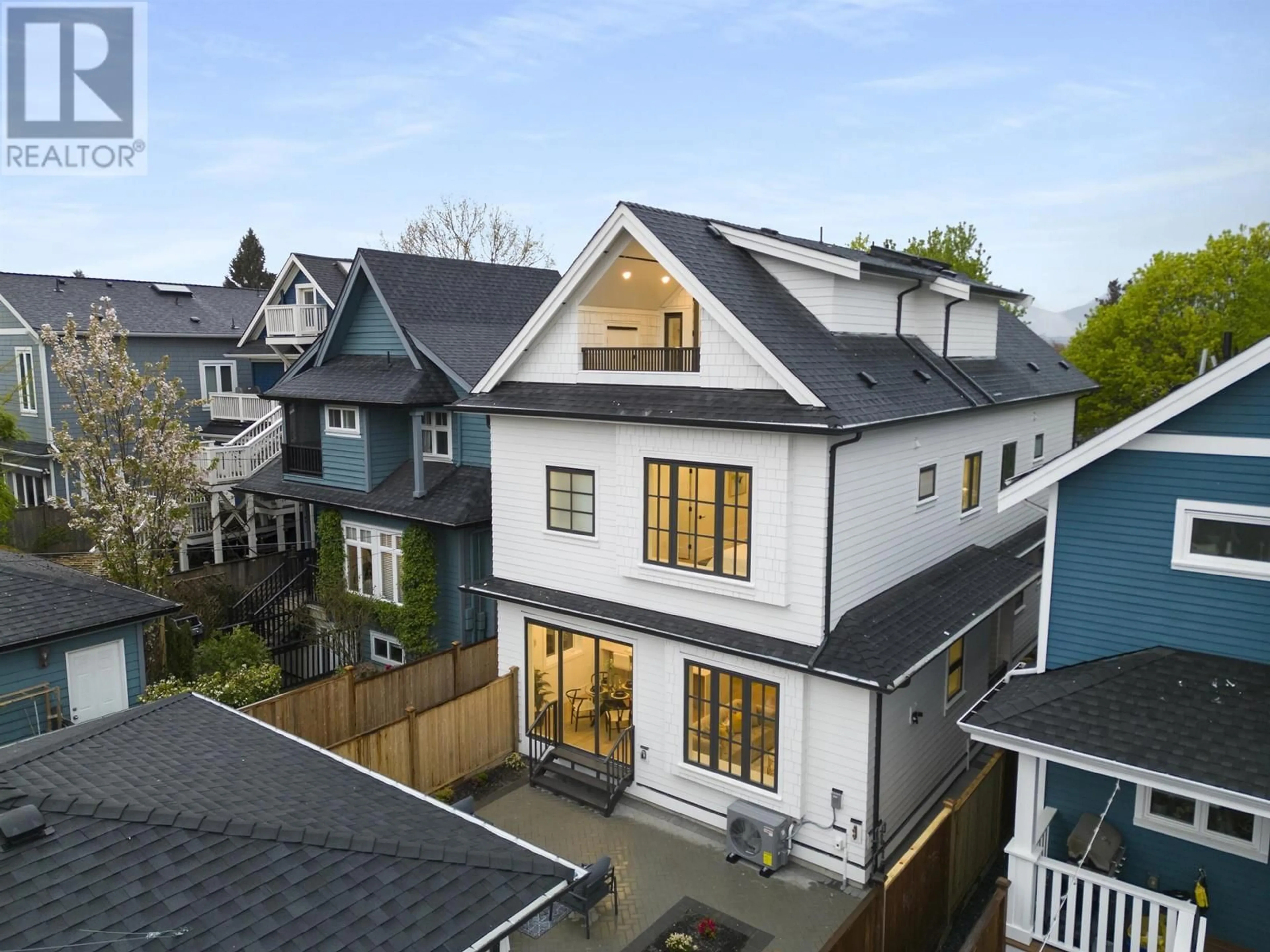 Frontside or backside of a home for 2 1166 E 11TH AVENUE, Vancouver British Columbia V5T2G3