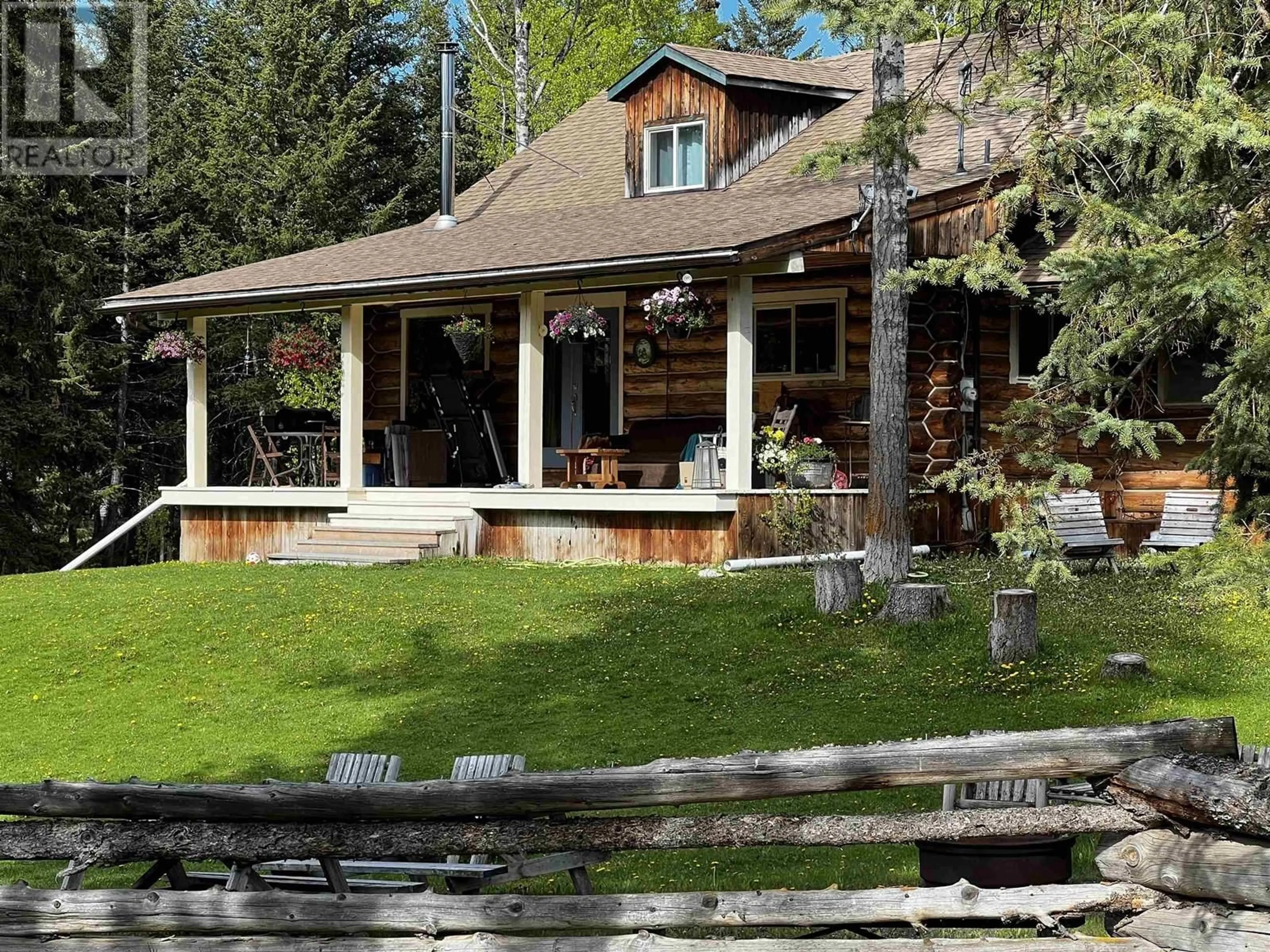 Cottage for 6145 LONE BUTTE HORSE LAKE ROAD, Lone Butte British Columbia V0K1X3