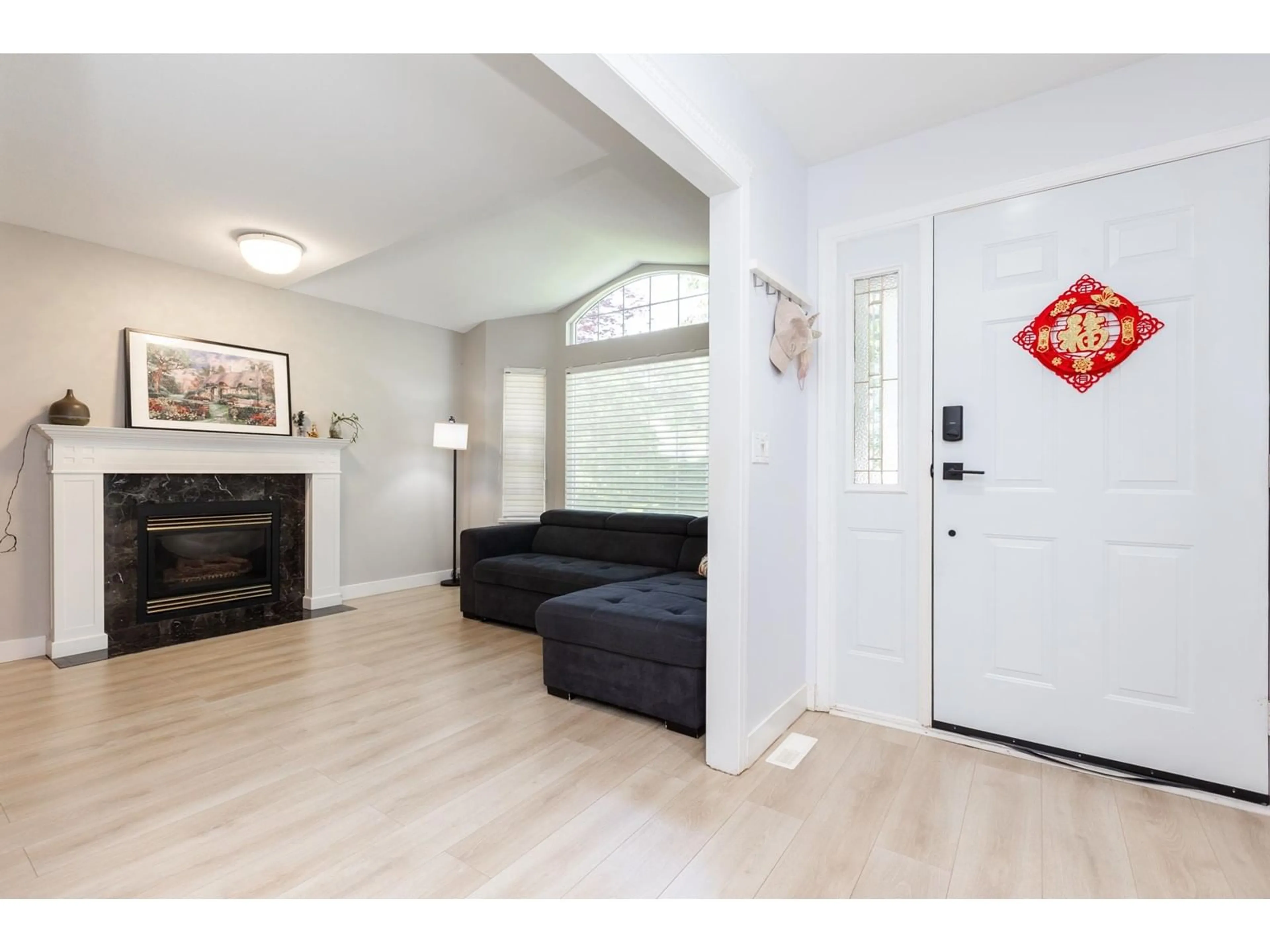 Indoor entryway for 16198 111A AVENUE, Surrey British Columbia V4N4T1