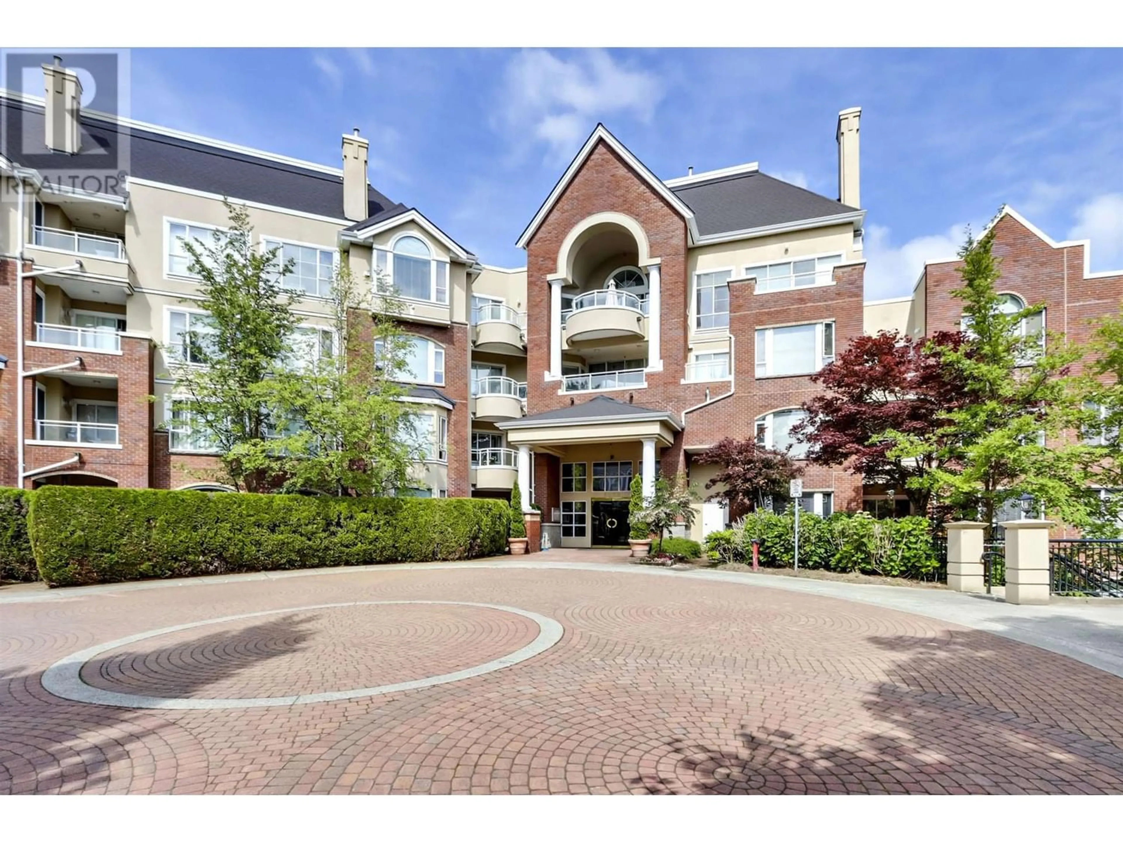 A pic from exterior of the house or condo for 312 5262 OAKMOUNT CRESCENT, Burnaby British Columbia V5H4R7