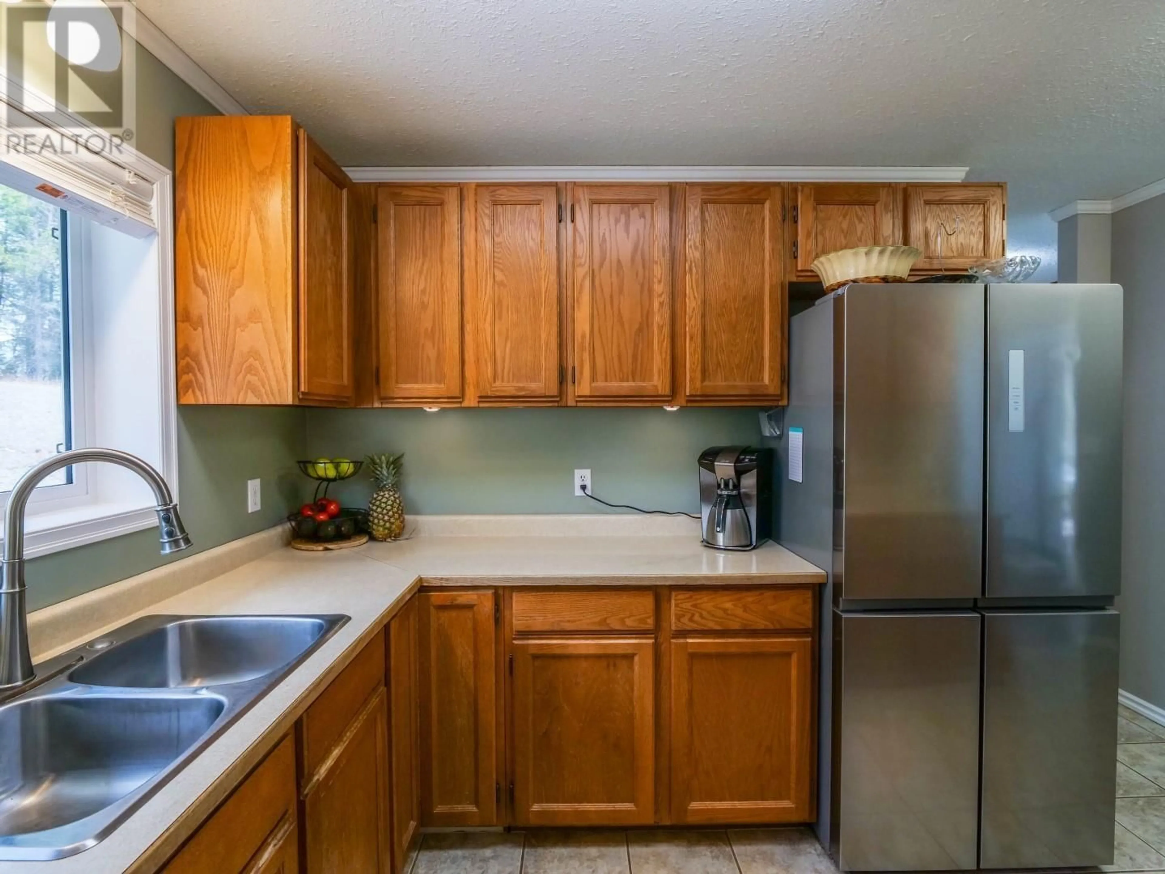 Standard kitchen for 3268 HANSON ROAD, Quesnel British Columbia V2J6E1