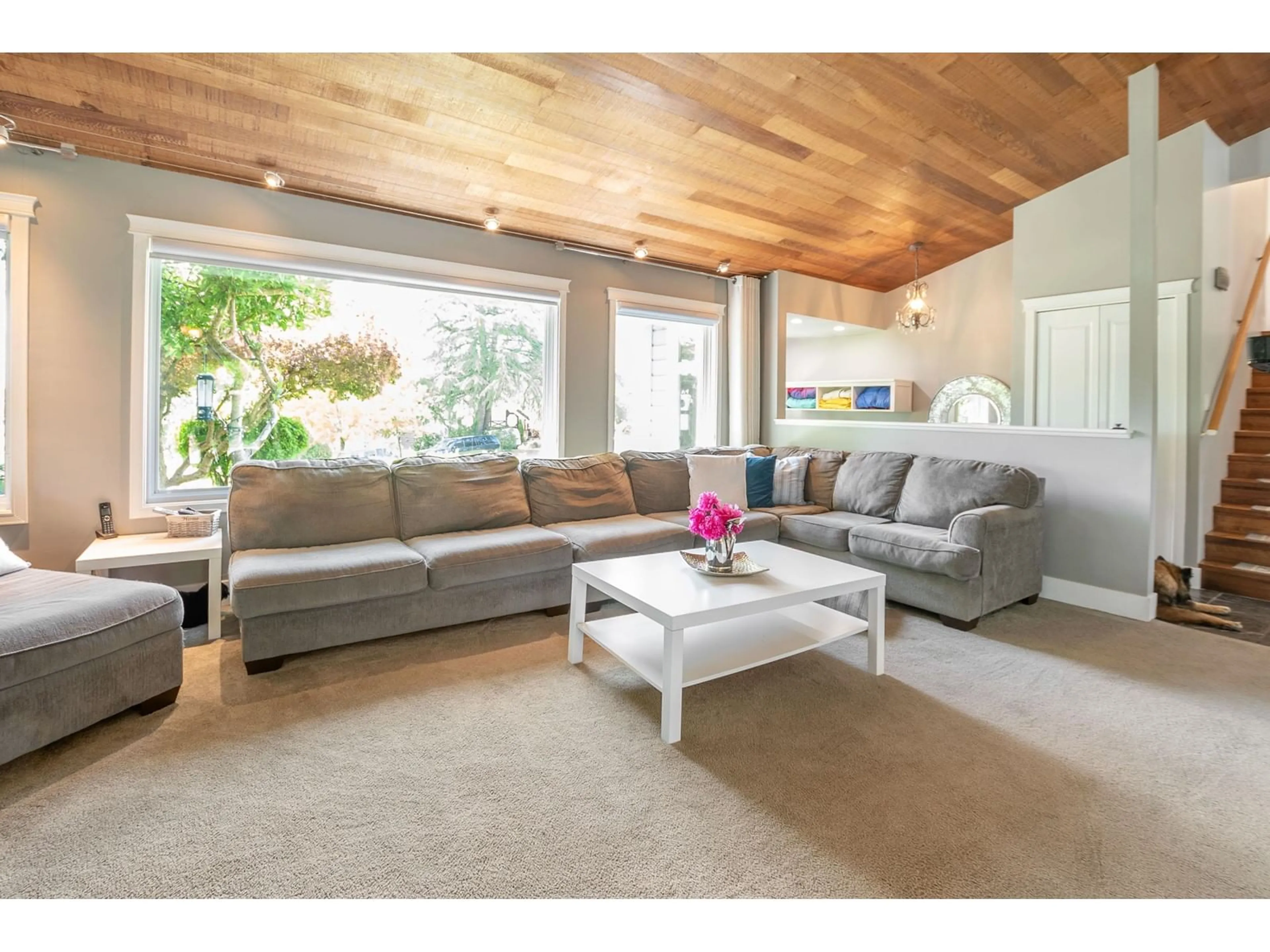 Living room for 12891 SOUTHRIDGE DRIVE, Surrey British Columbia V3X3C7