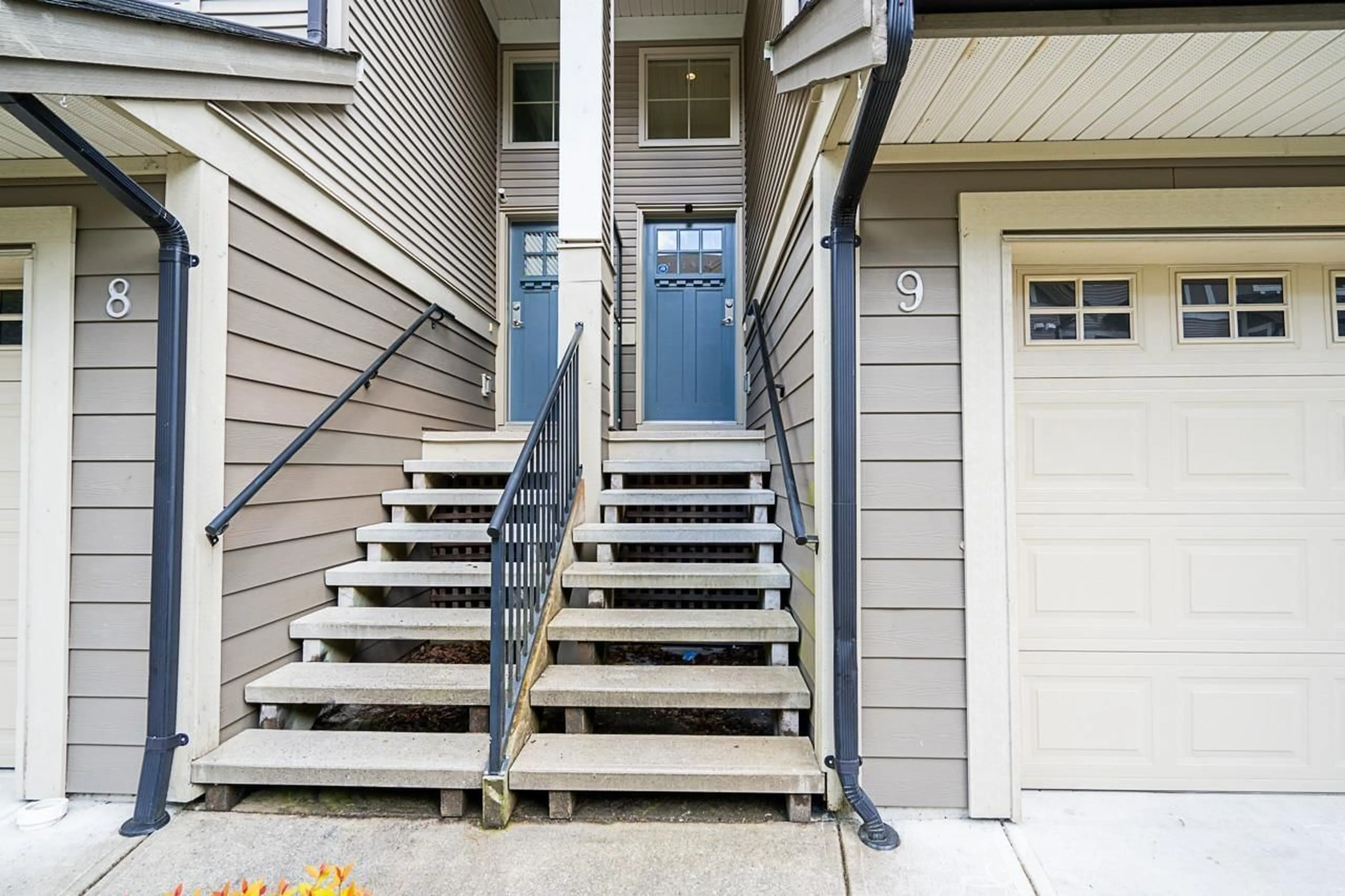 Stairs for 9 9590 216 STREET, Langley British Columbia V1M0C9