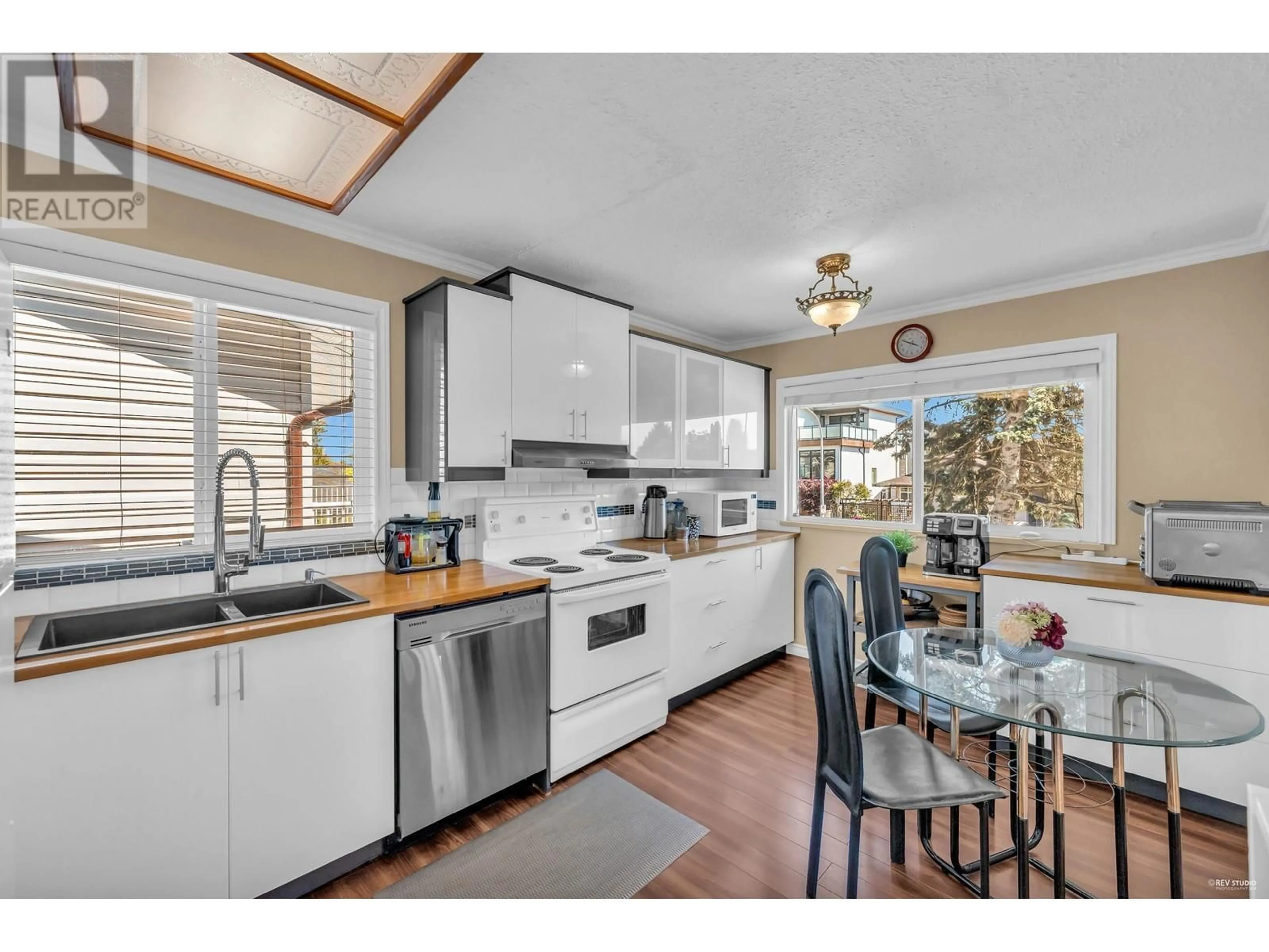 Kitchen for 6311 SWIFT AVENUE, Richmond British Columbia V7E4G9