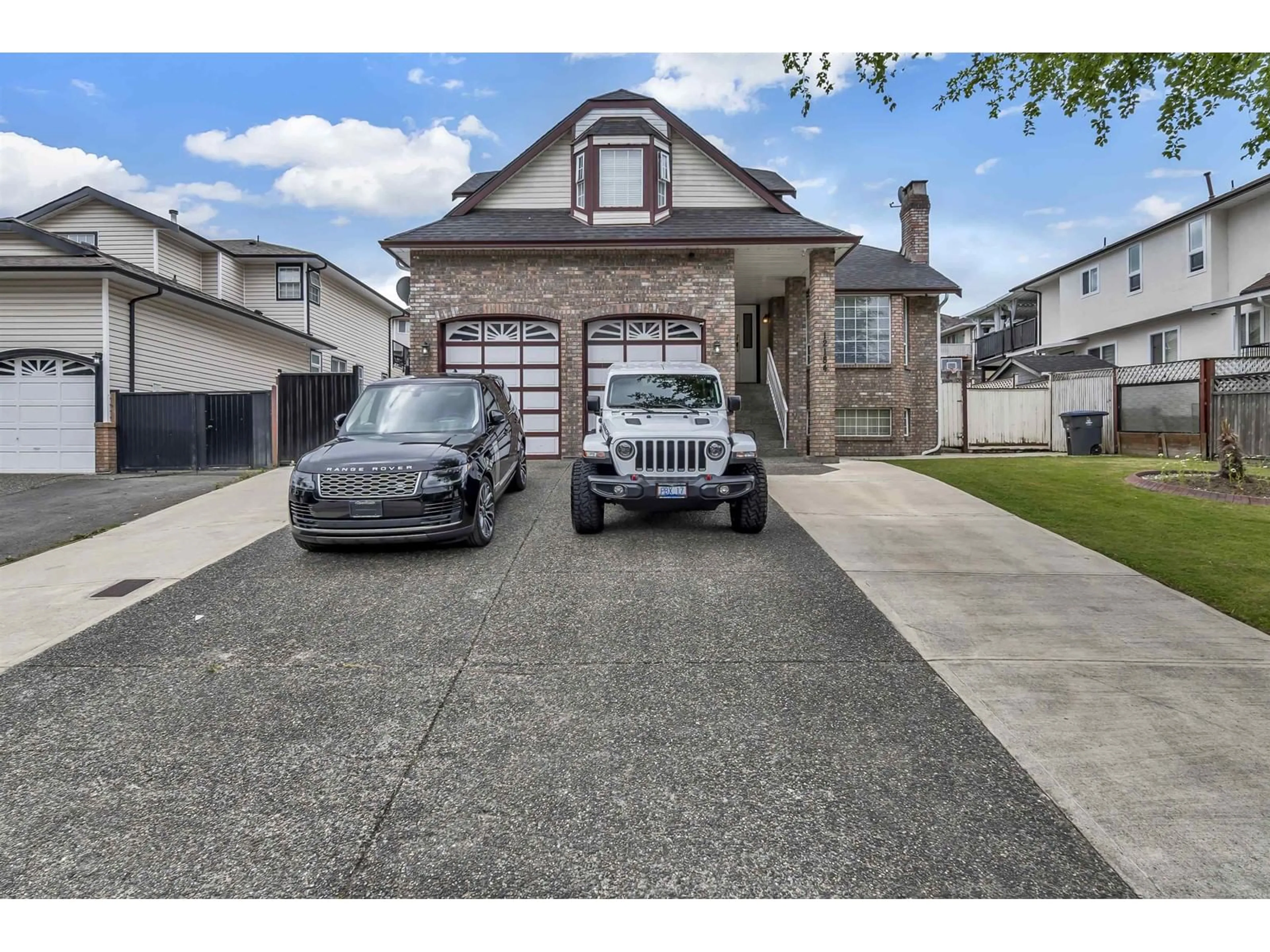 Indoor garage for 12184 68TH AVENUE, Surrey British Columbia V3W0Z4