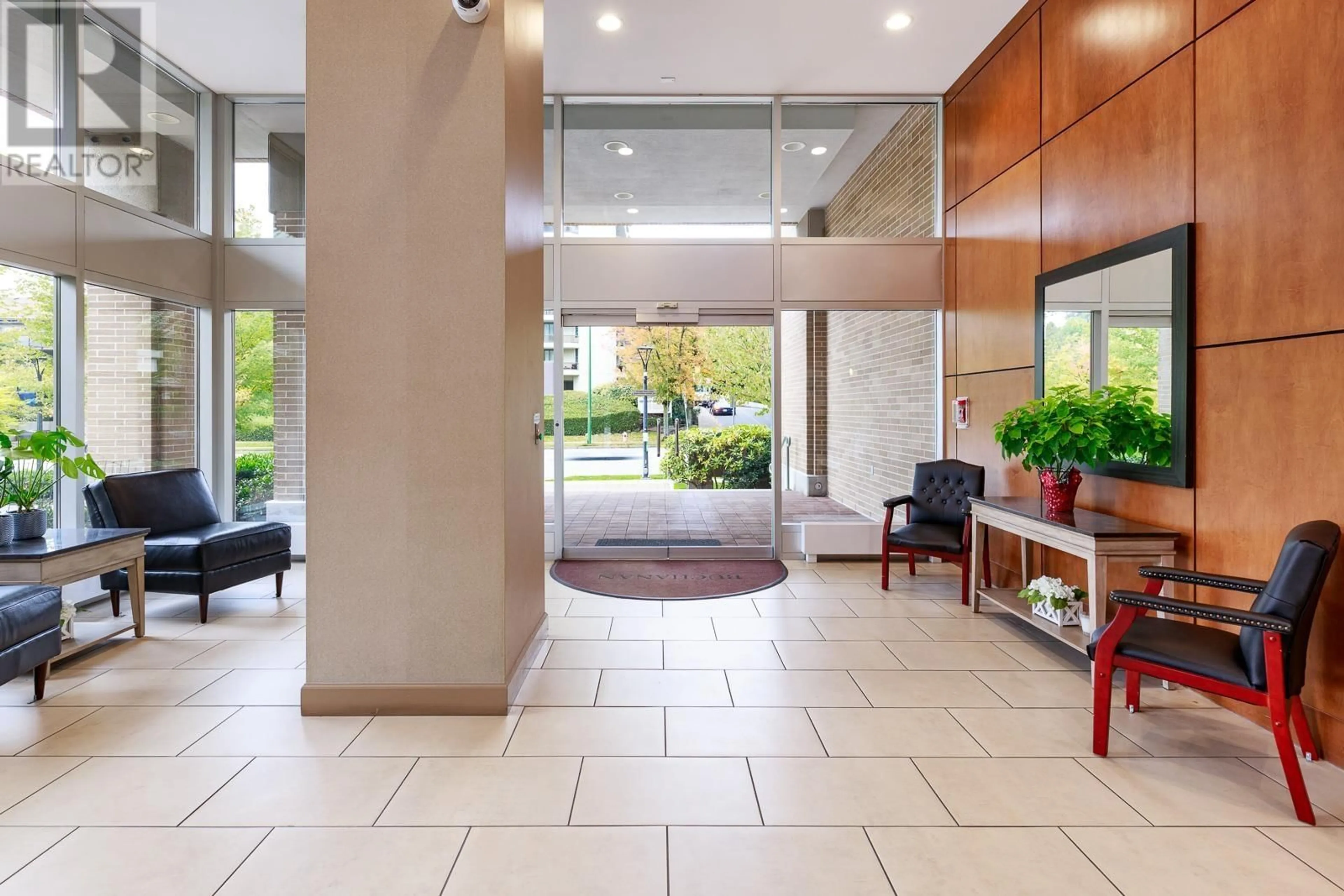 Indoor lobby for 2101 4380 HALIFAX STREET, Burnaby British Columbia V5C6R3