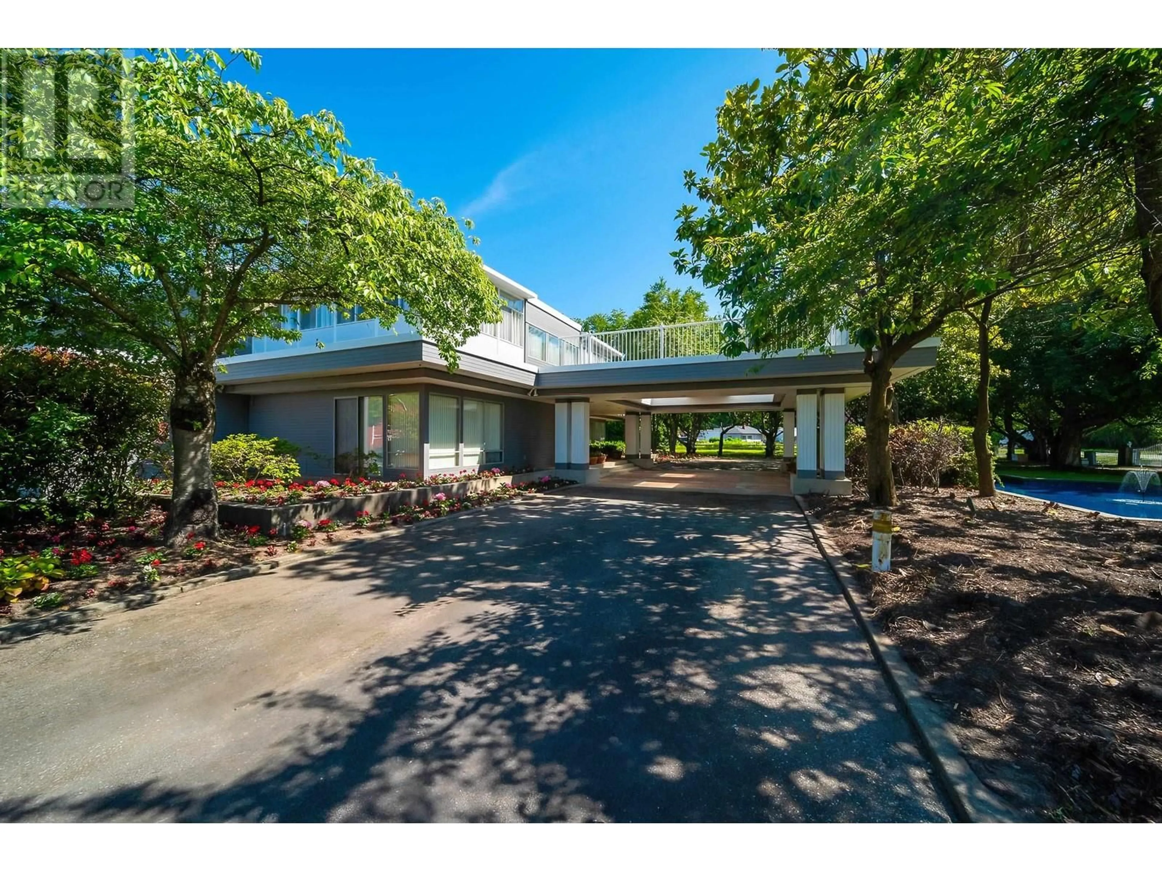 Indoor foyer for 10520 SIDAWAY ROAD, Richmond British Columbia V6W1C4