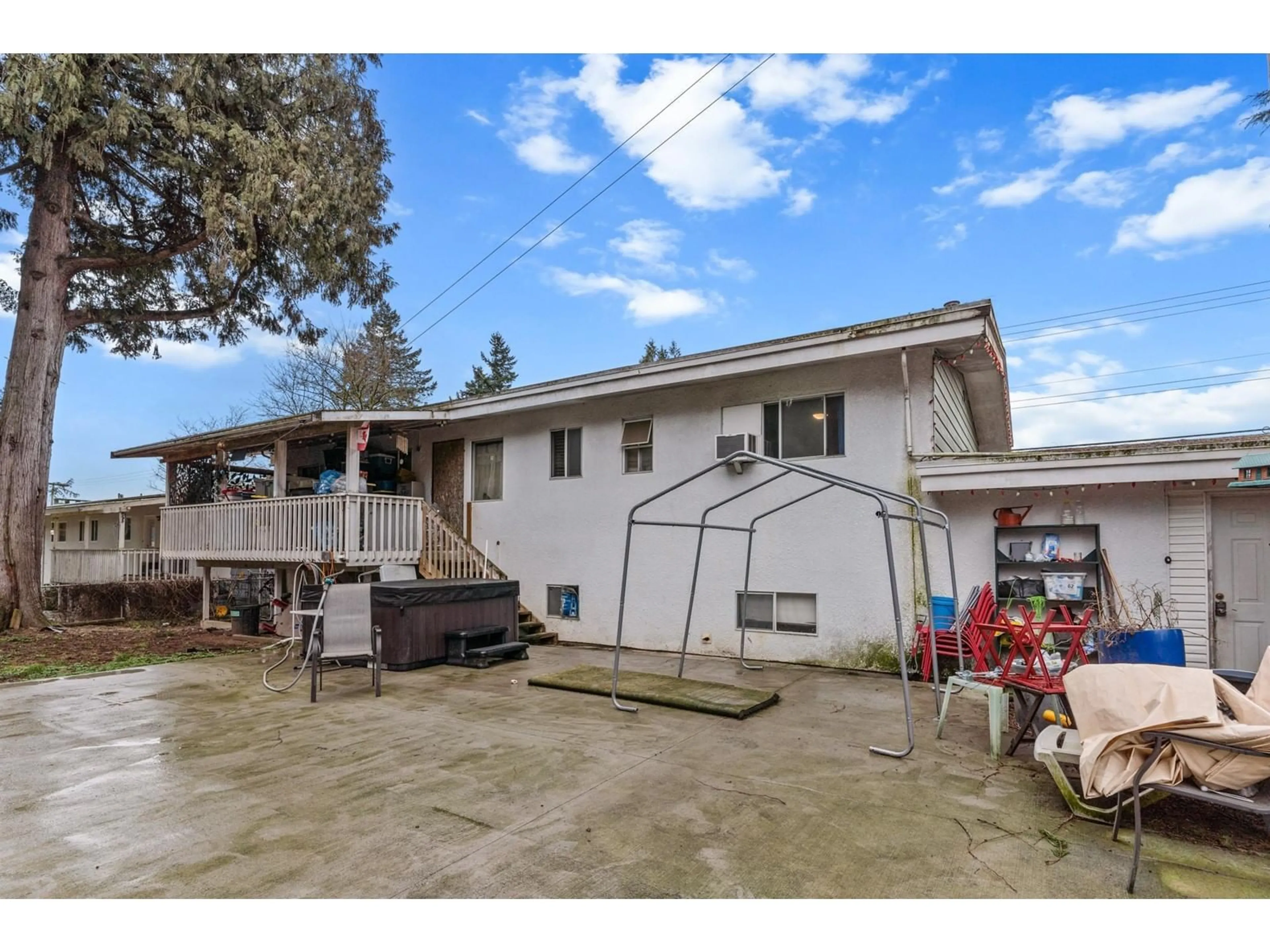 Frontside or backside of a home for 2104 LYNDEN STREET, Abbotsford British Columbia V2T3B5