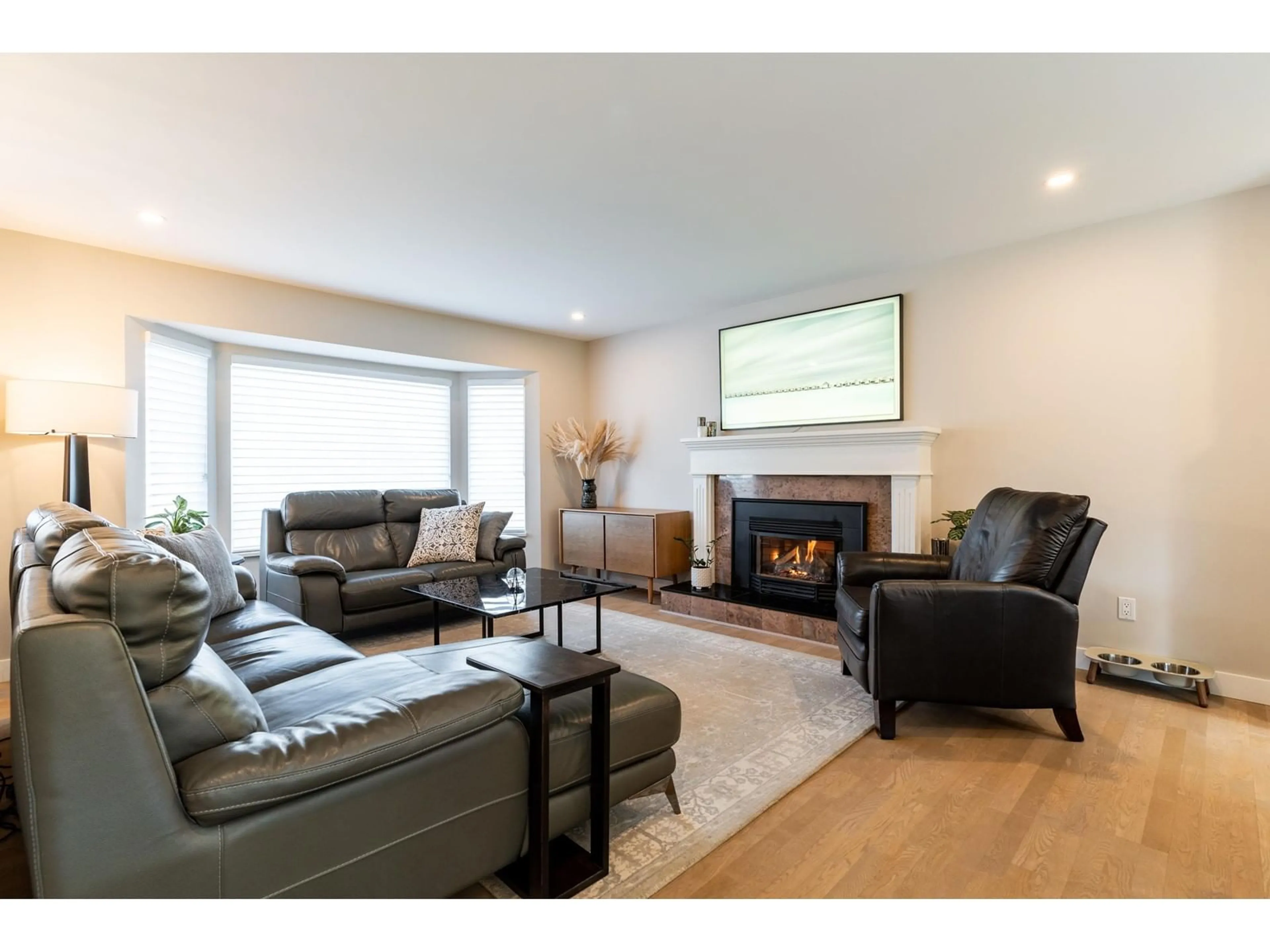 Living room for 20548 95A AVENUE, Langley British Columbia V1M1H8