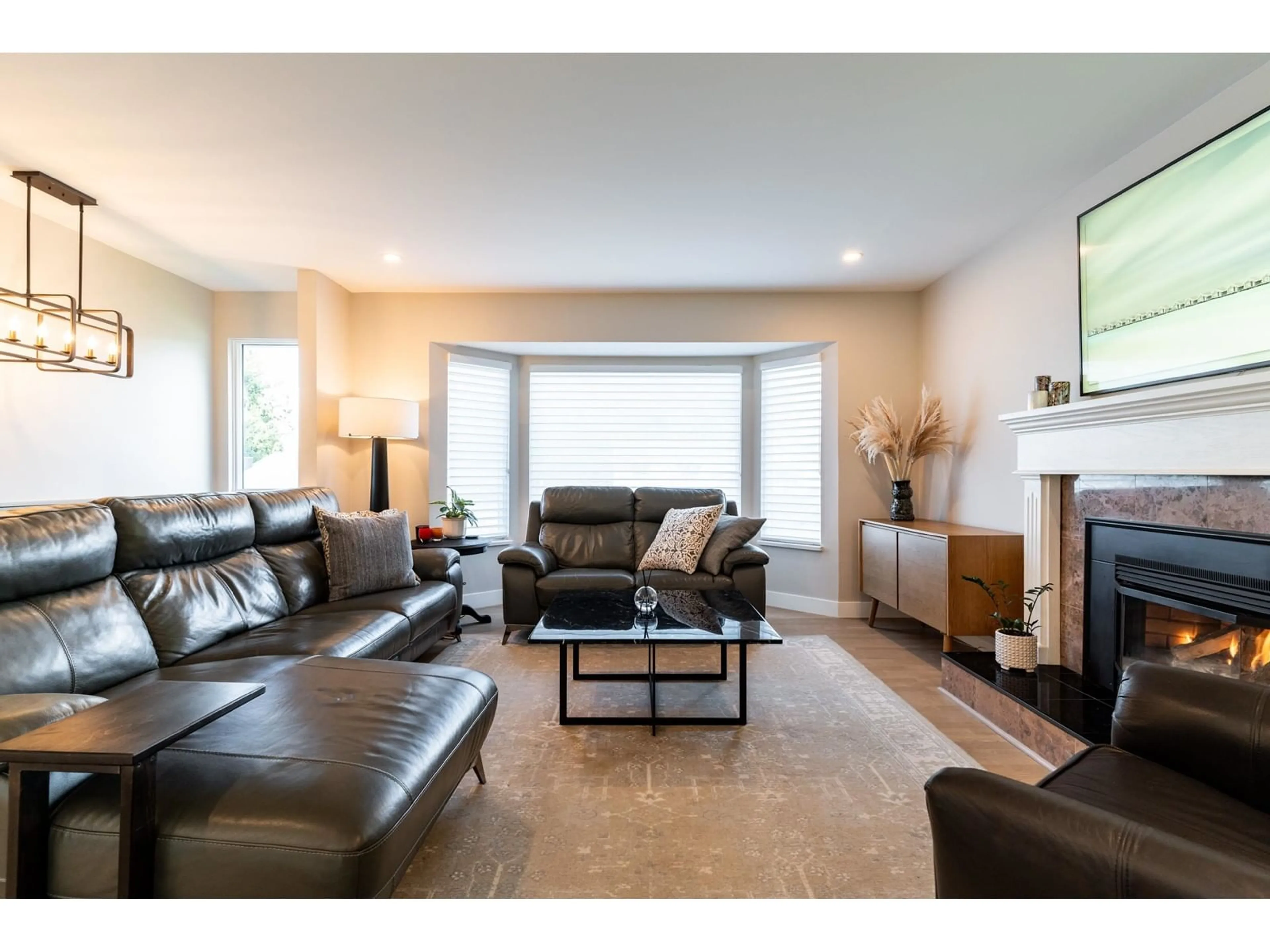 Living room for 20548 95A AVENUE, Langley British Columbia V1M1H8