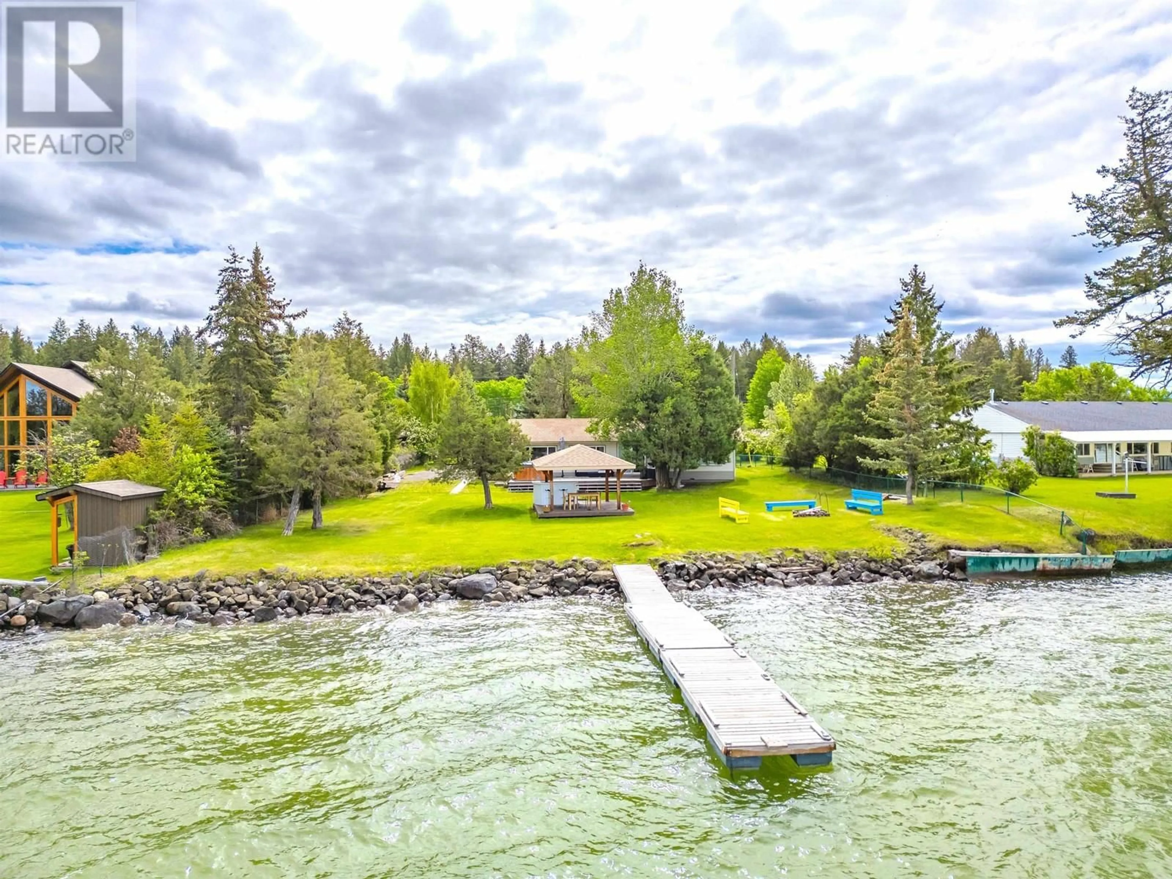 Cottage for 3672 FORBES ROAD, Lac La Hache British Columbia V0K1T1
