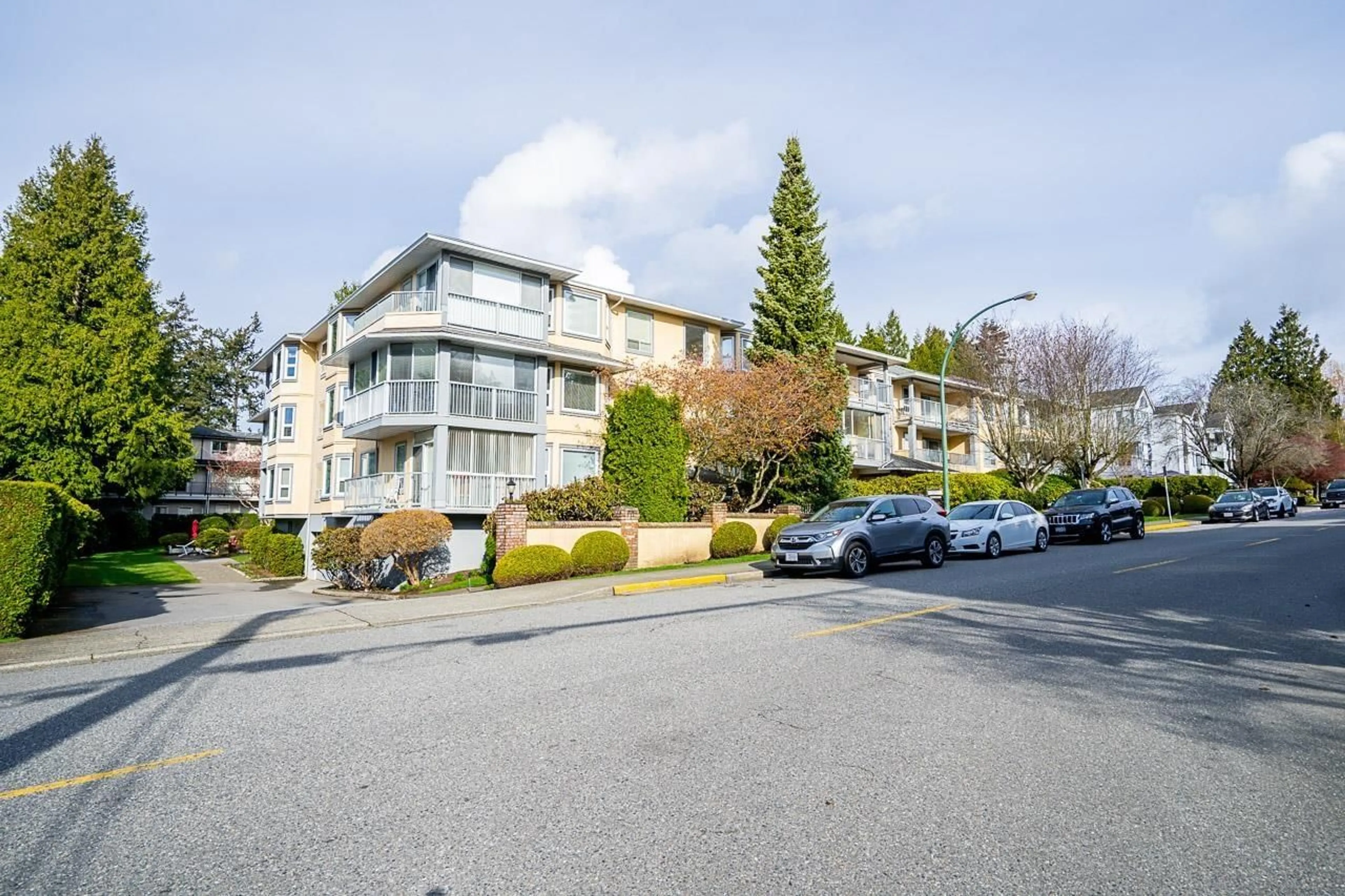 A pic from exterior of the house or condo for 200 1459 BLACKWOOD STREET, White Rock British Columbia V4B3V6