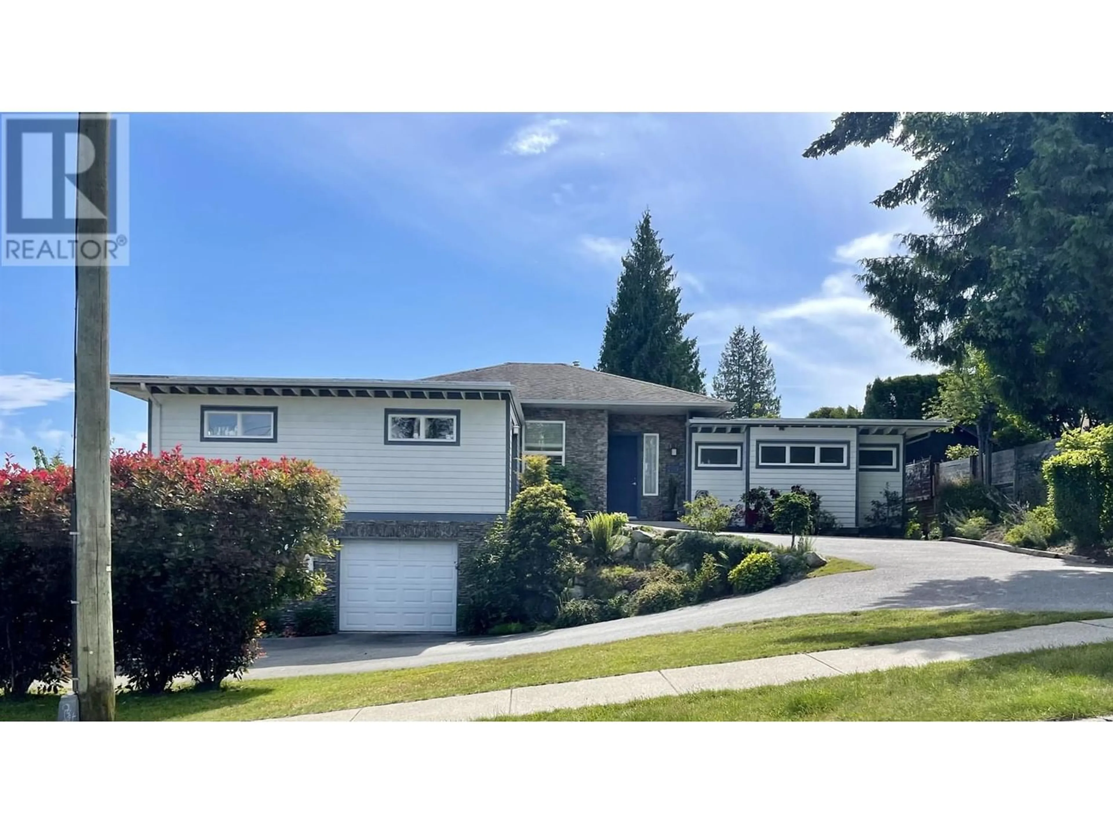 Frontside or backside of a home, the street view for 729 SCHOOL ROAD, Gibsons British Columbia V0N1V9