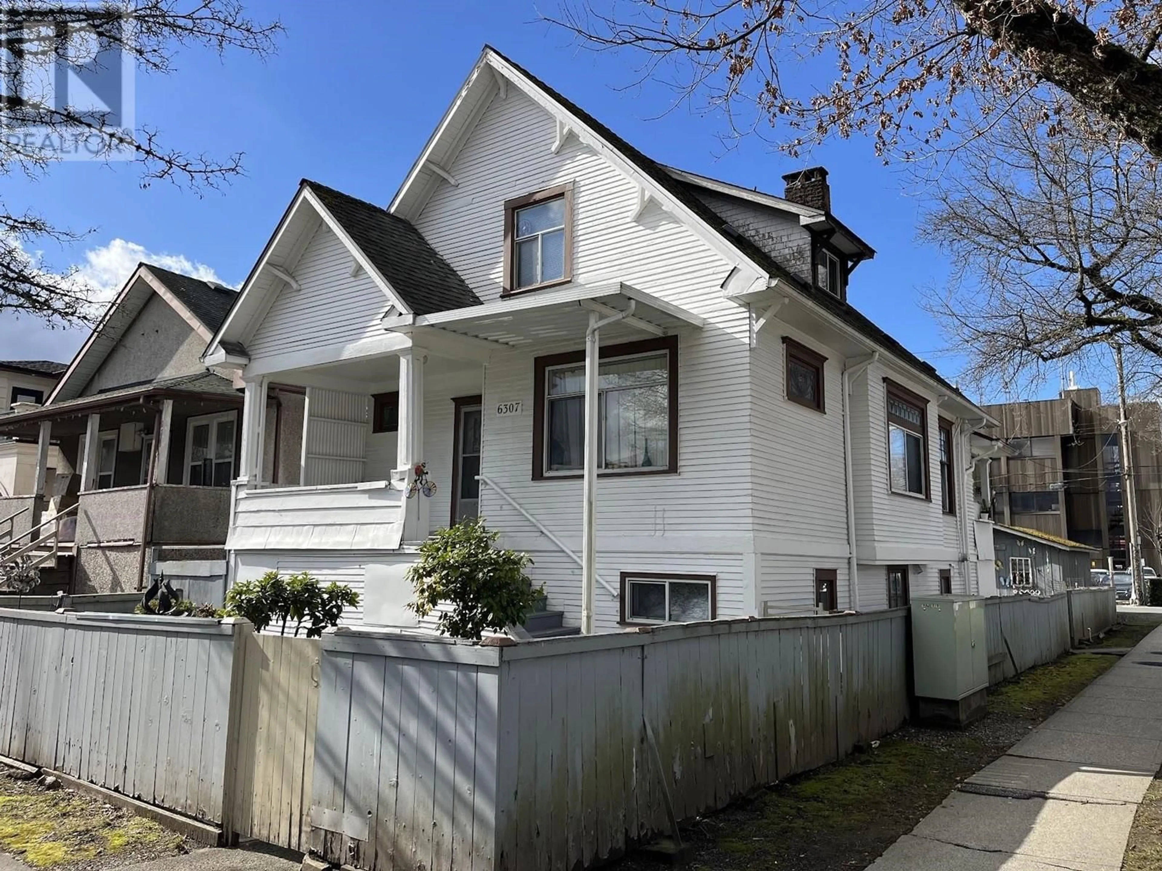 Frontside or backside of a home for 6307 CHESTER STREET, Vancouver British Columbia V5W3C4