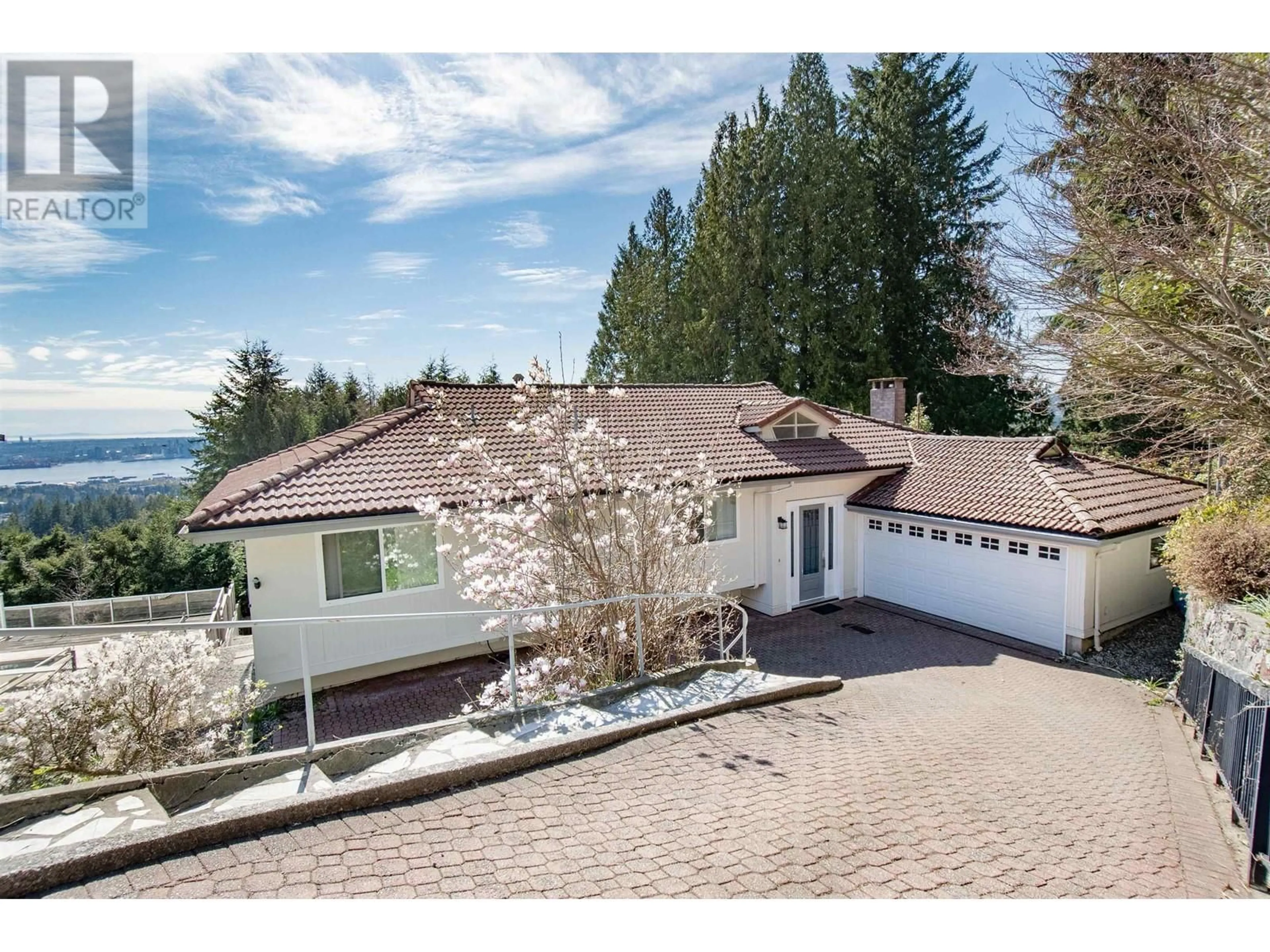 Frontside or backside of a home for 4525 PROSPECT ROAD, North Vancouver British Columbia V7N3L8