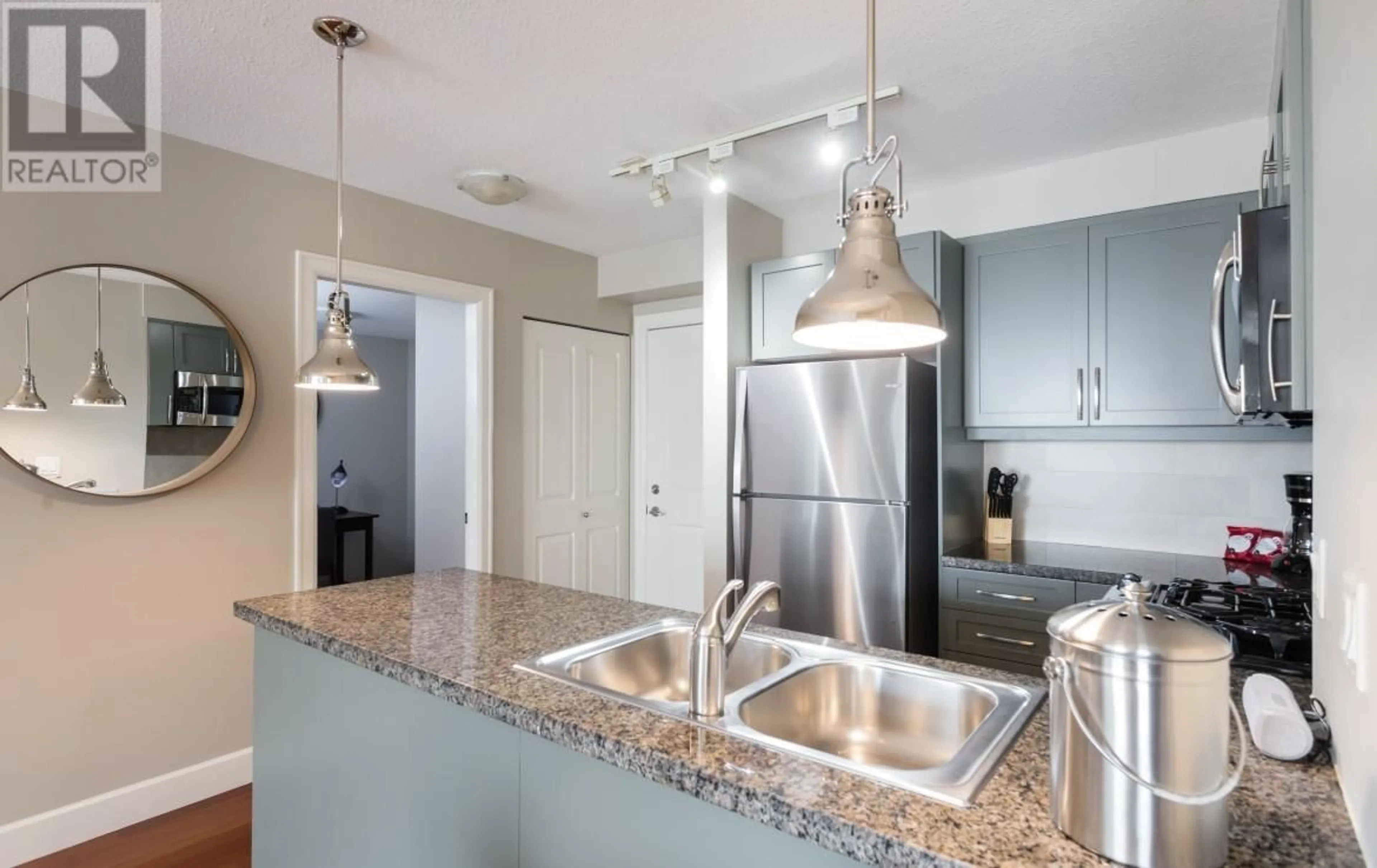 Standard kitchen for 412 3811 HASTINGS STREET, Burnaby British Columbia V5C6V2