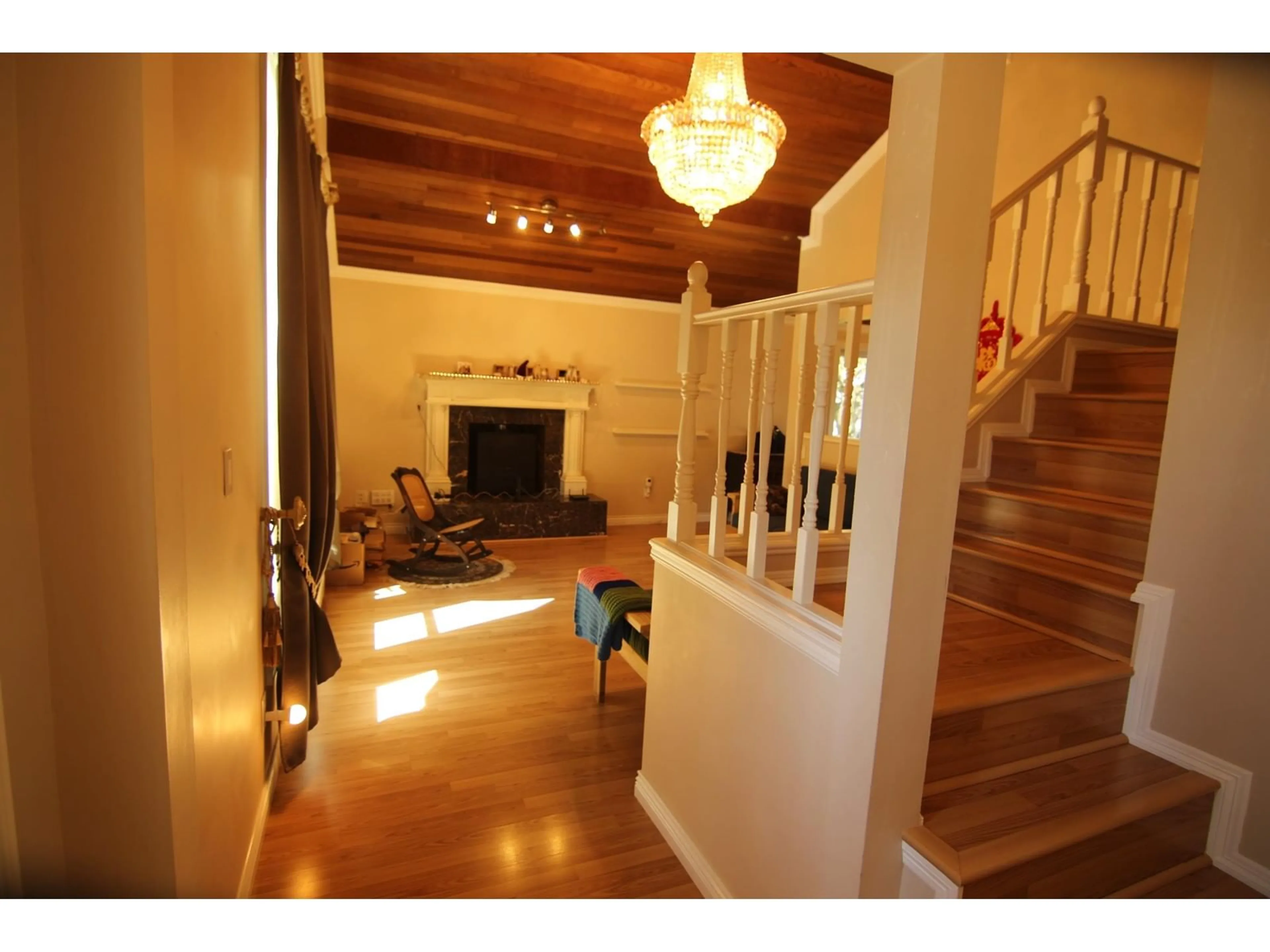 Indoor foyer for 11162 PATRICIA DRIVE, Delta British Columbia V4C3A4