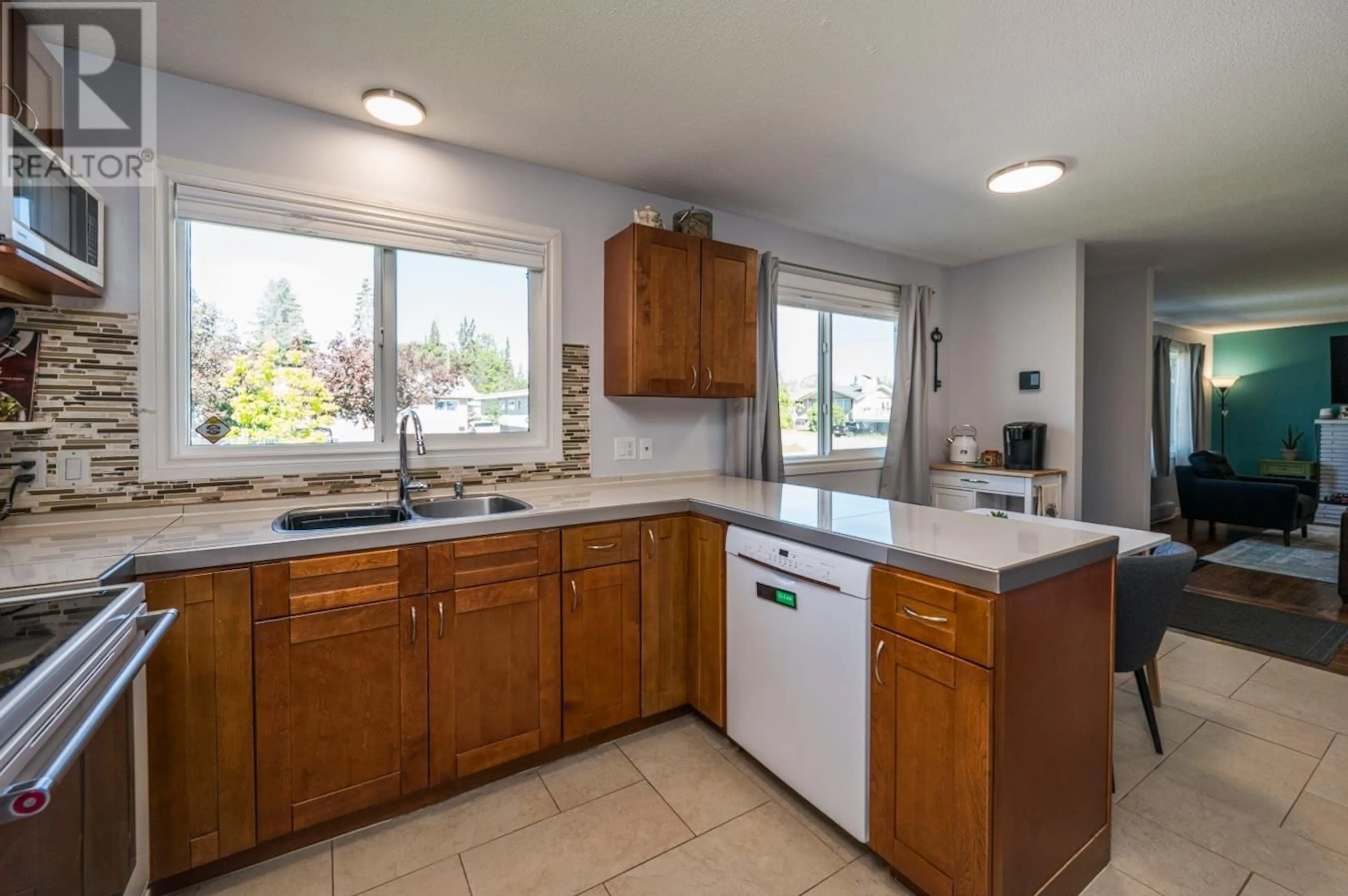 Standard kitchen for 226 S MOFFAT STREET, Prince George British Columbia V2M3L5