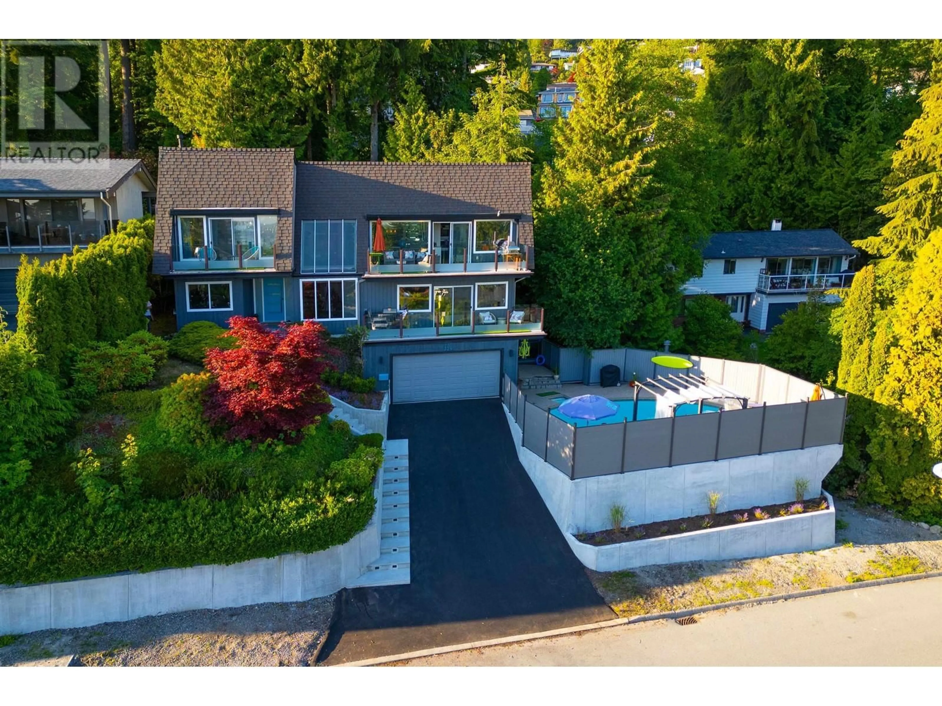 Frontside or backside of a home for 324 MONTROYAL BOULEVARD, North Vancouver British Columbia V7N4E5