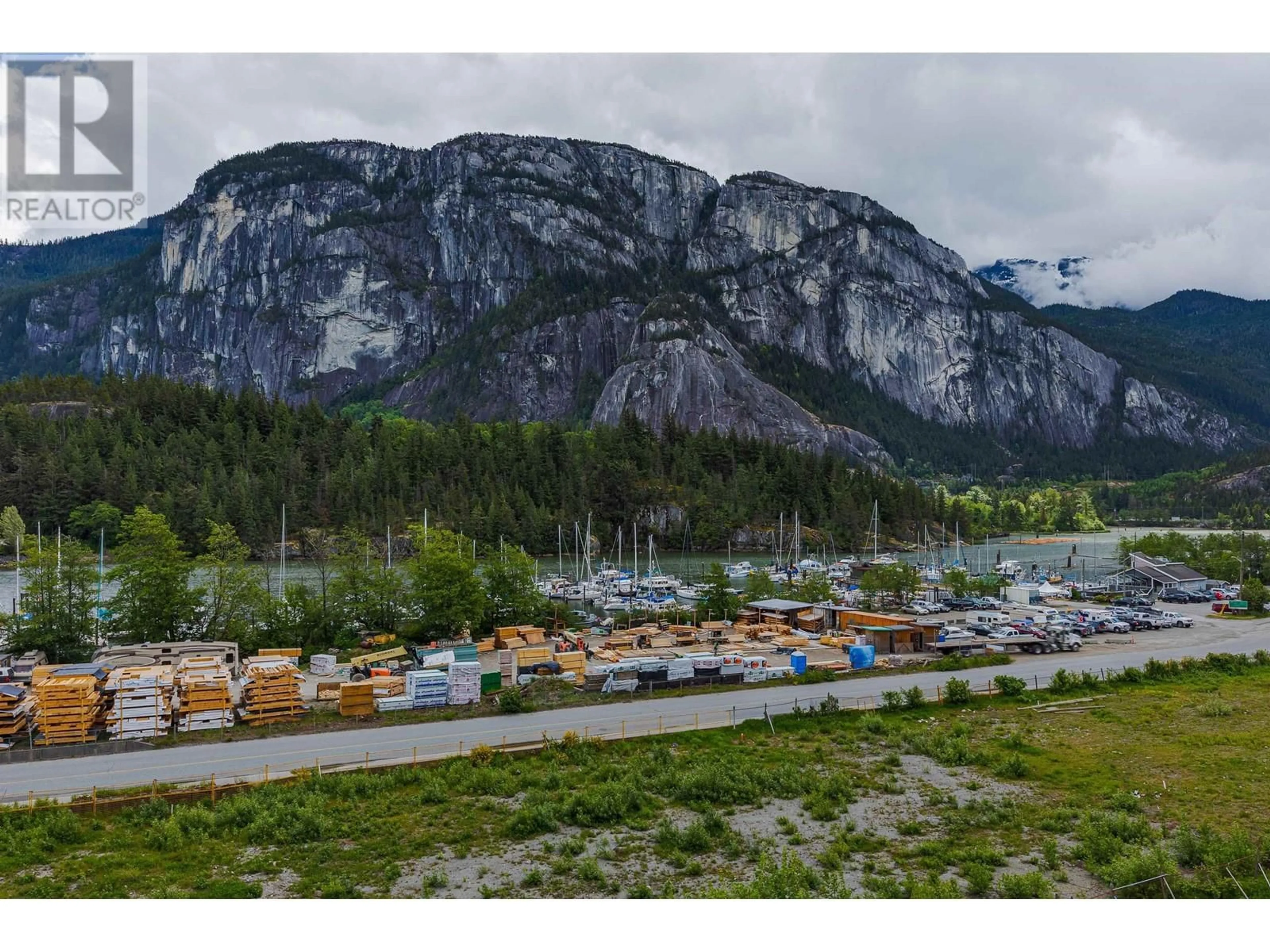 Parking for 610 37881 CLEVELAND AVENUE, Squamish British Columbia V8B0Z7