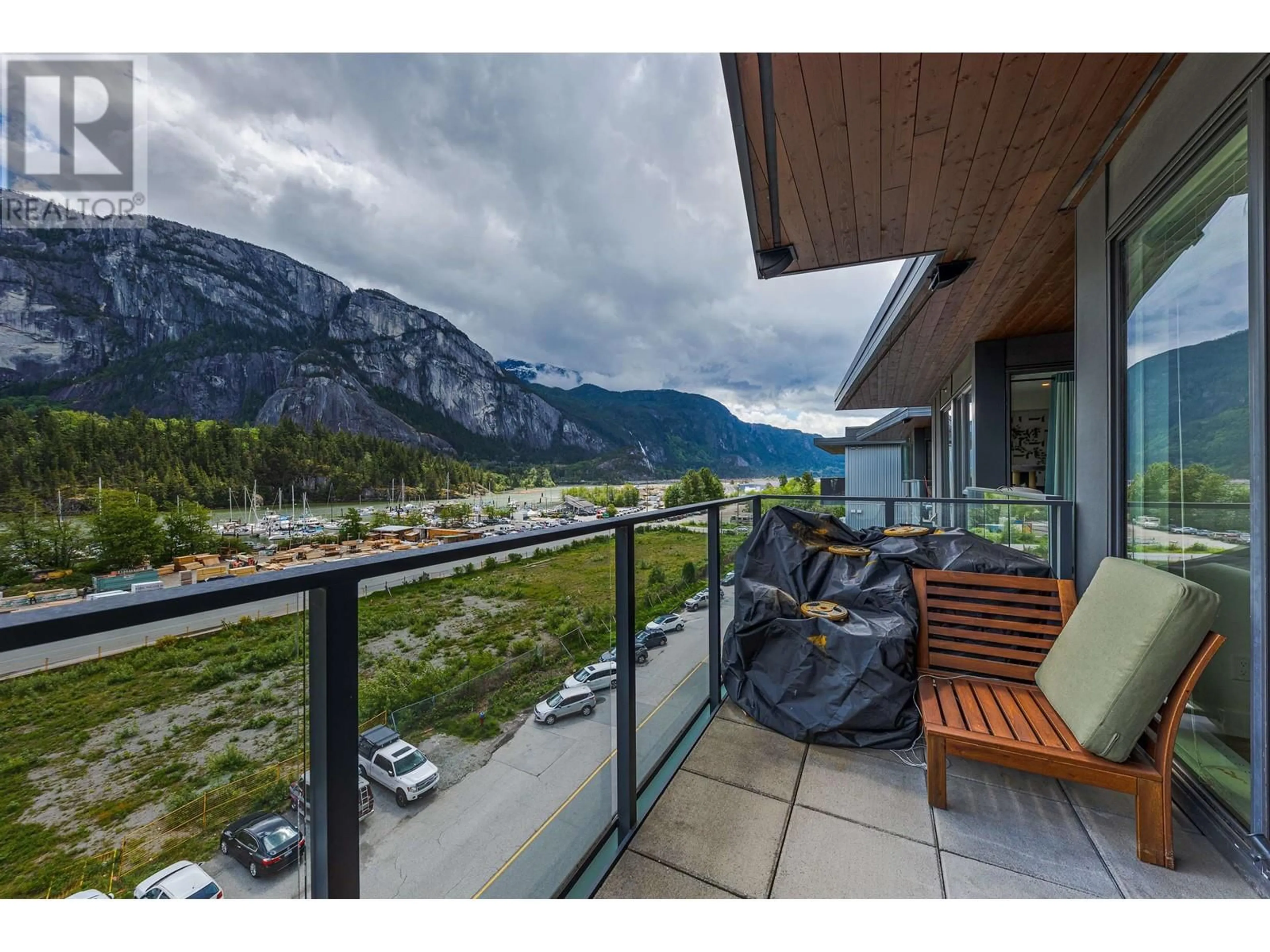 Balcony in the apartment, mountain for 610 37881 CLEVELAND AVENUE, Squamish British Columbia V8B0Z7