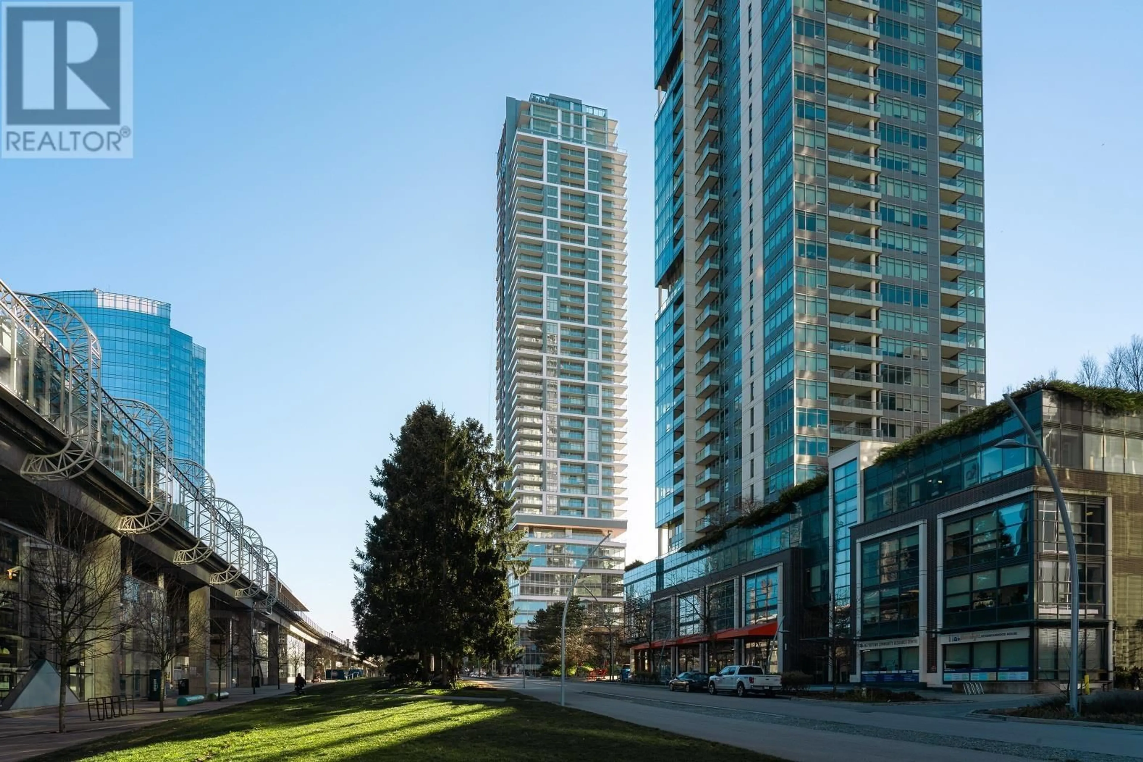 A pic from exterior of the house or condo, the view of city buildings for 3506 6511 SUSSEX AVENUE, Burnaby British Columbia V5H0K5