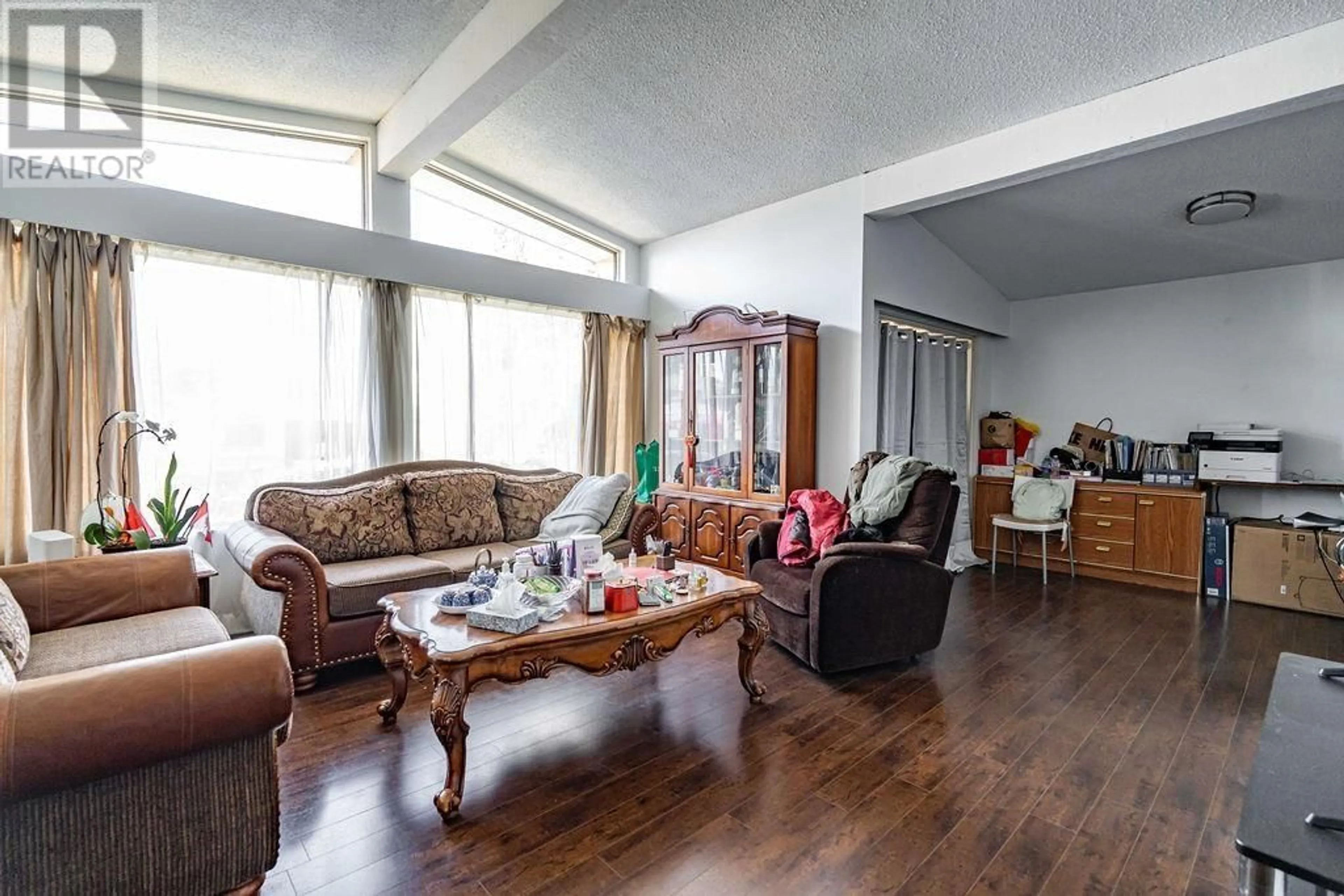 Living room, wood floors for 10280 AMETHYST AVENUE, Richmond British Columbia V7A3A7