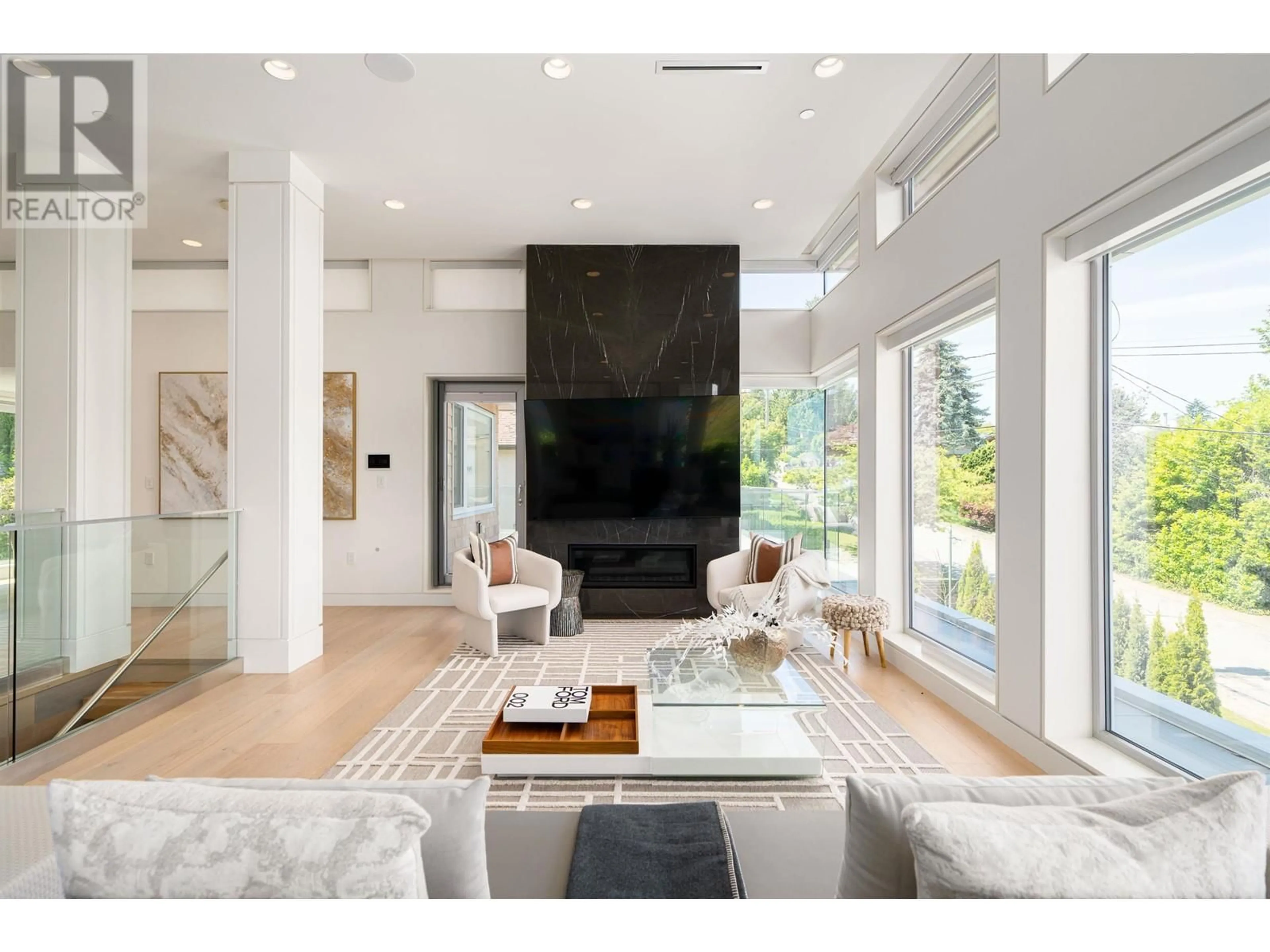 Living room, wood floors for 4528 LANGARA AVENUE, Vancouver British Columbia V6R1C8