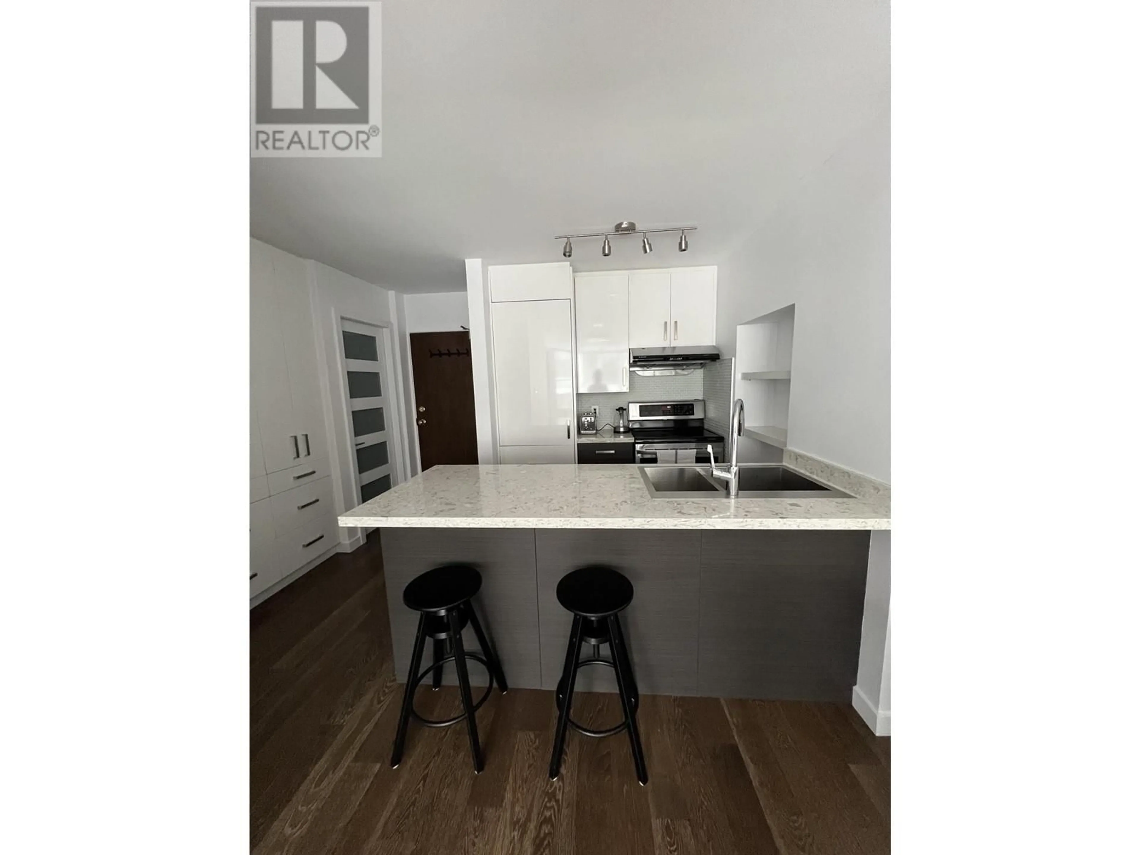 Kitchen for 307 950 DRAKE STREET, Vancouver British Columbia V6Z2B8