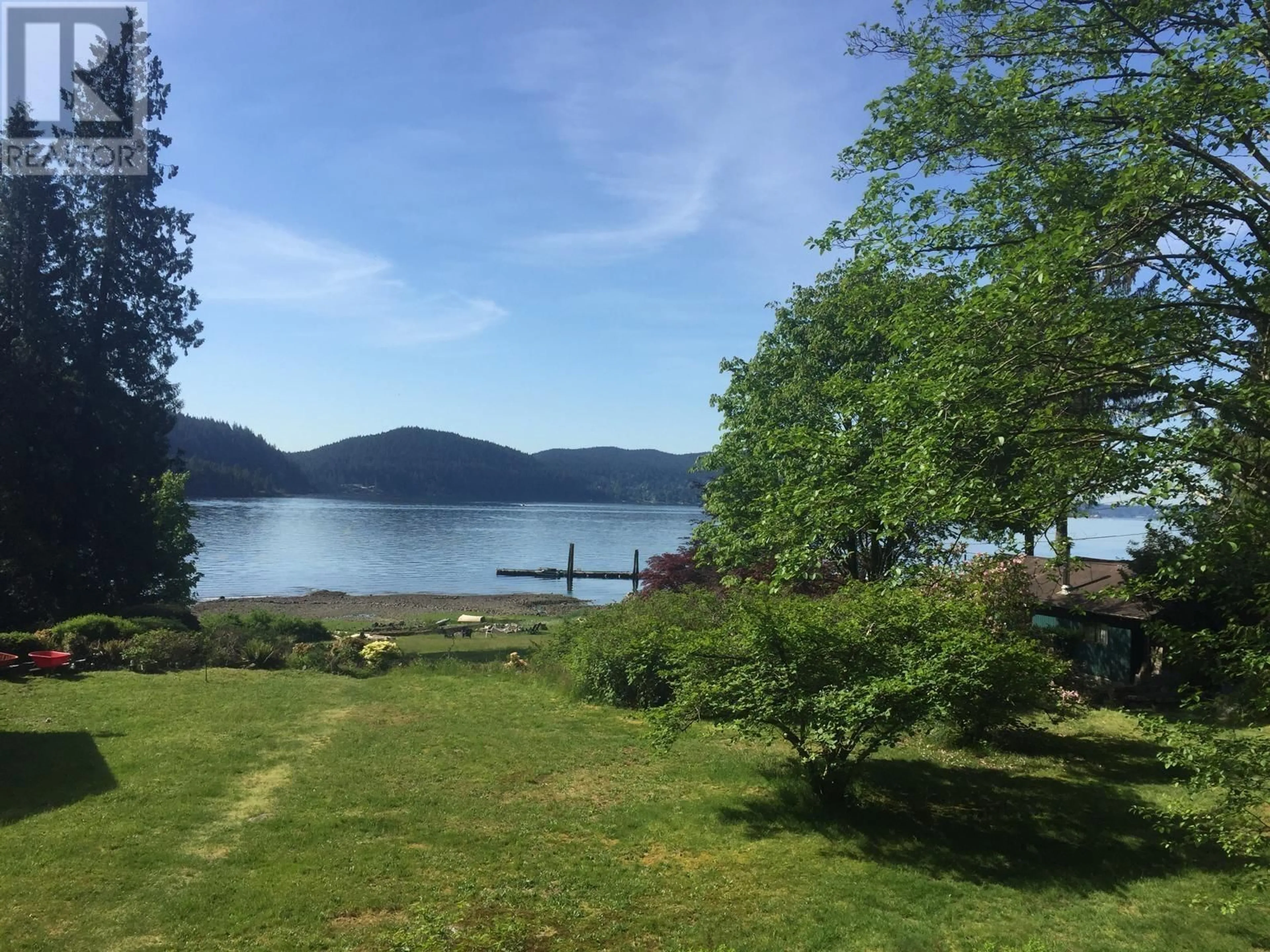 A pic from outside/outdoor area/front of a property/back of a property/a pic from drone, water/lake/river/ocean view for 22 BRIGHTON BEACH, North Vancouver British Columbia V0V0V0