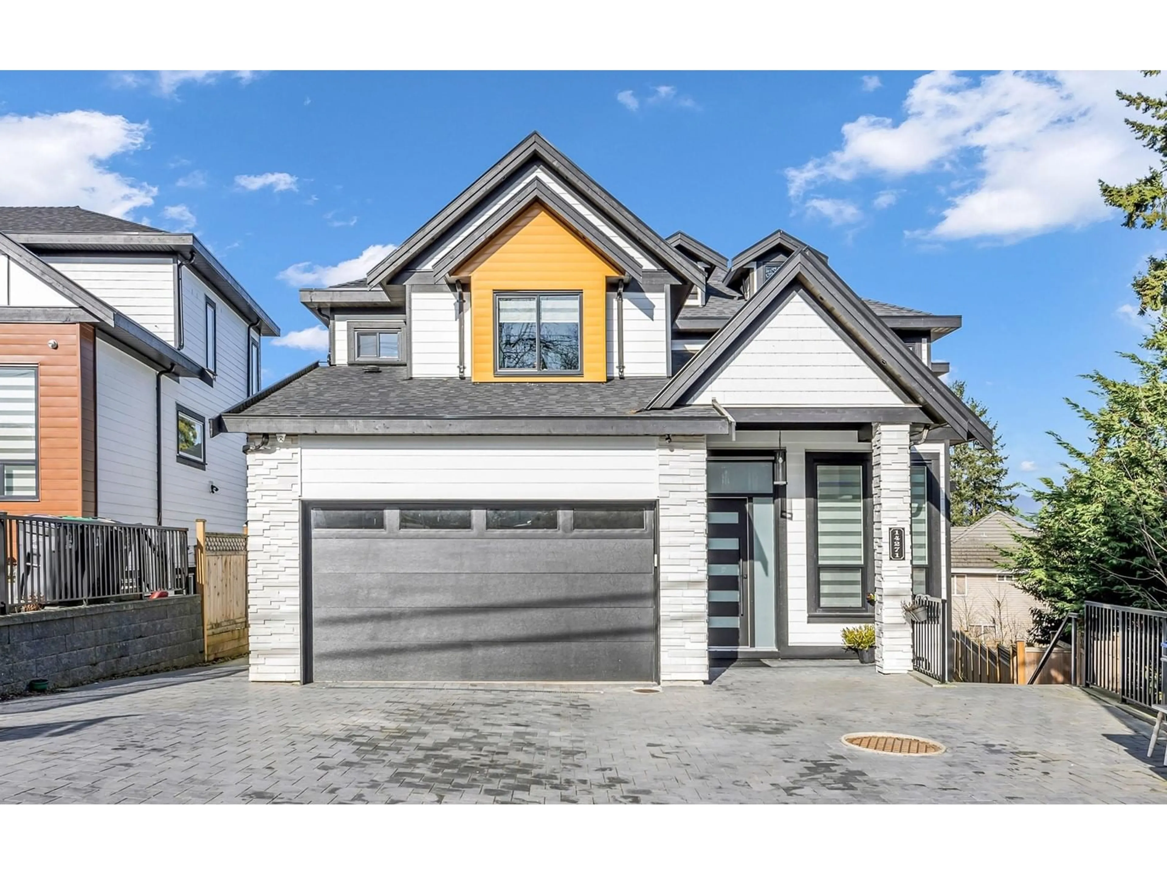 Frontside or backside of a home for 14271 GROSVENOR ROAD, Surrey British Columbia V3R5H3