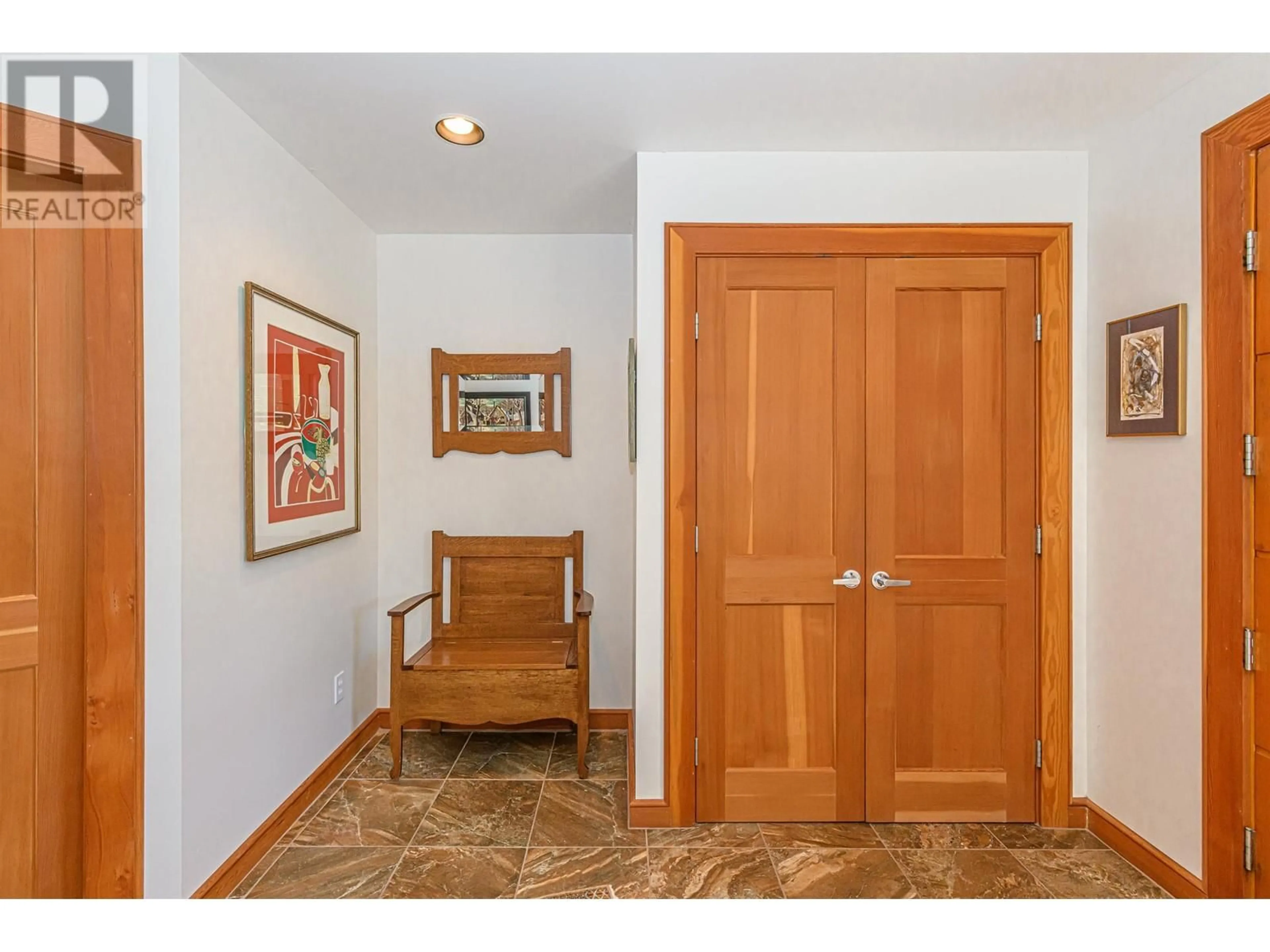 Indoor entryway, wood floors for 20 133 CORBETT ROAD, Salt Spring Island British Columbia V8K2W6