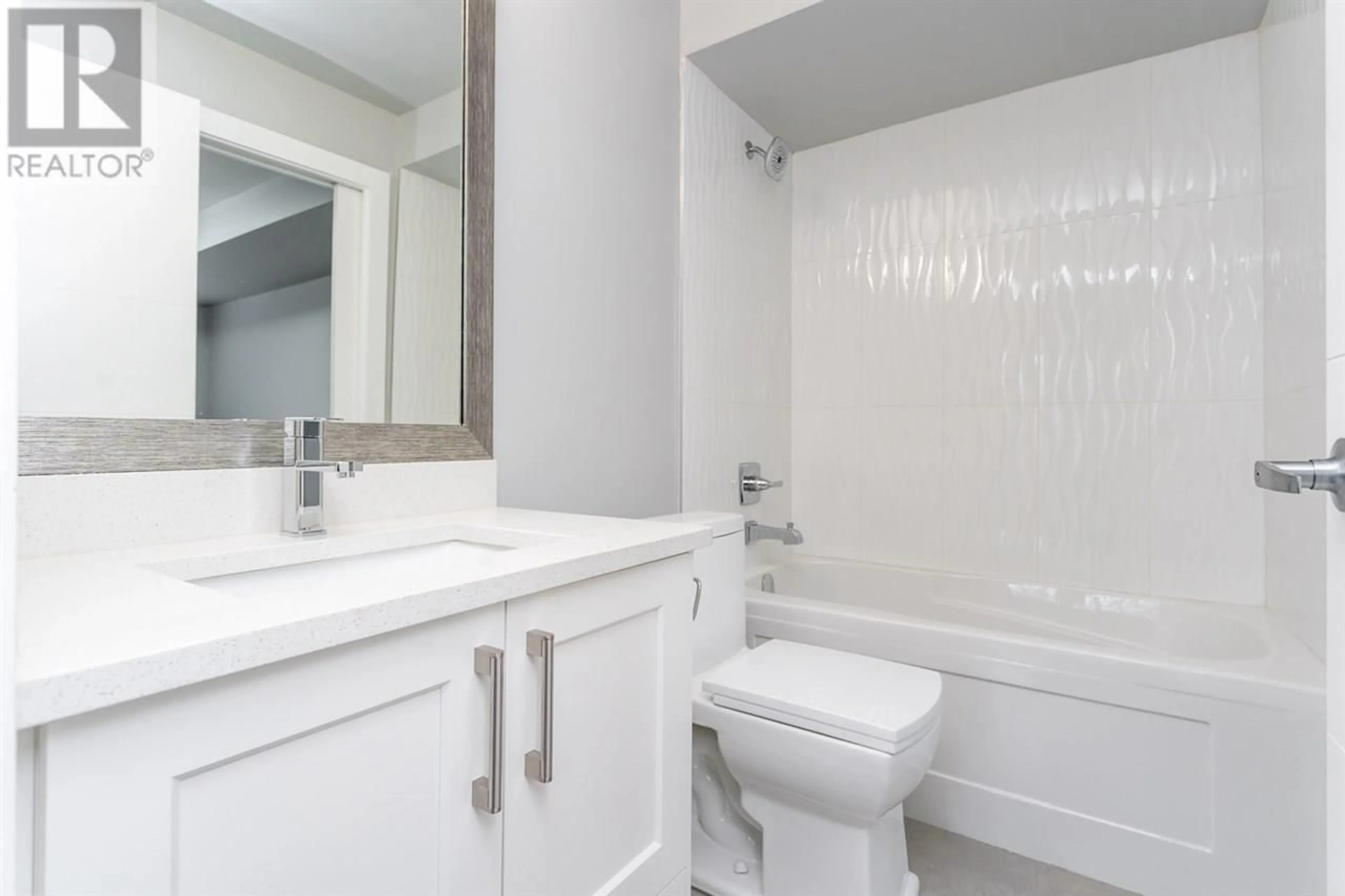 Standard bathroom, ceramic/tile floor for 305 - 1990 WESTMINSTER AVENUE, Port Coquitlam British Columbia V3B1E8