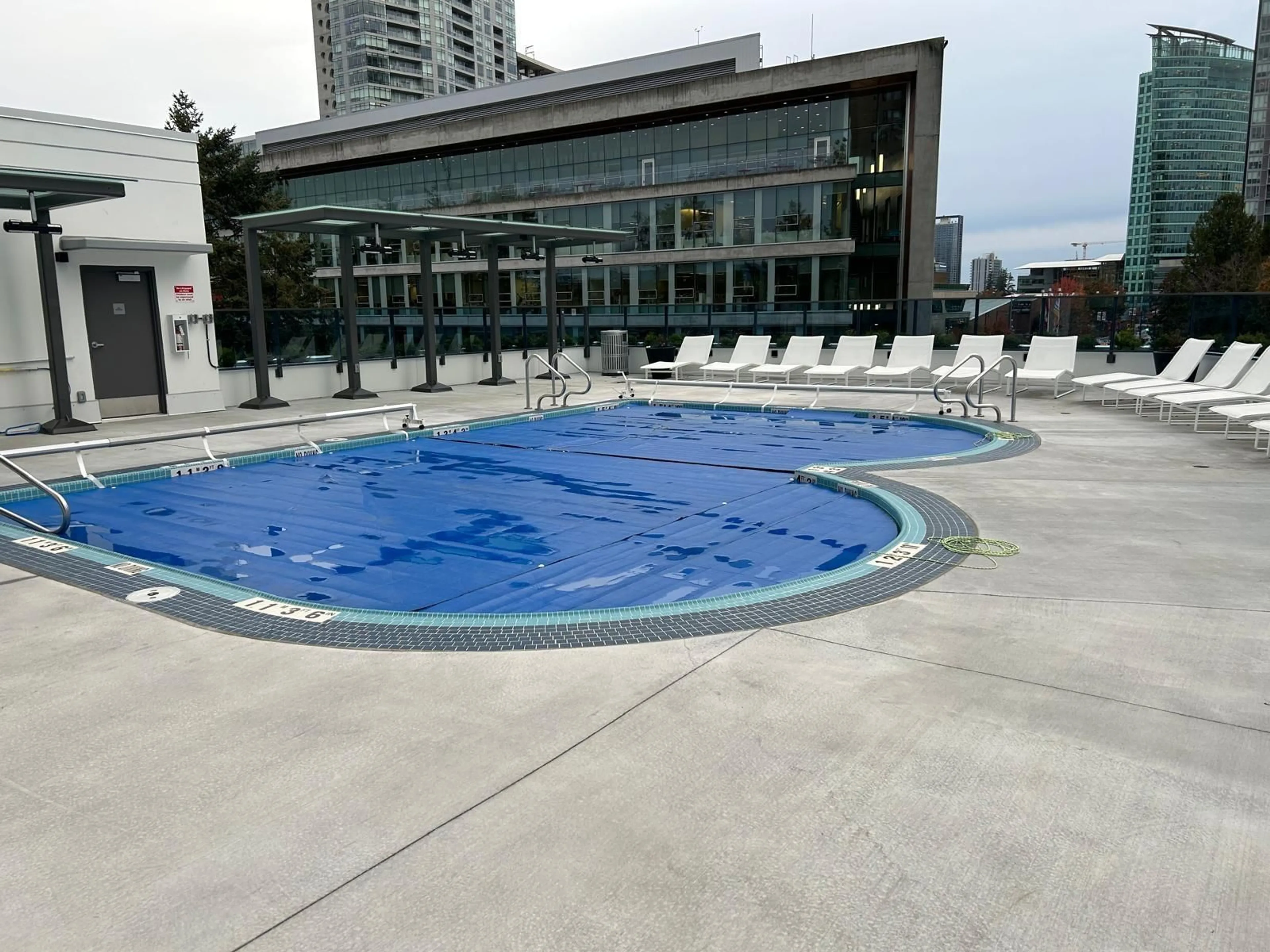 Indoor or outdoor pool for 2910 10448 UNIVERSITY DRIVE, Surrey British Columbia V3T0S7