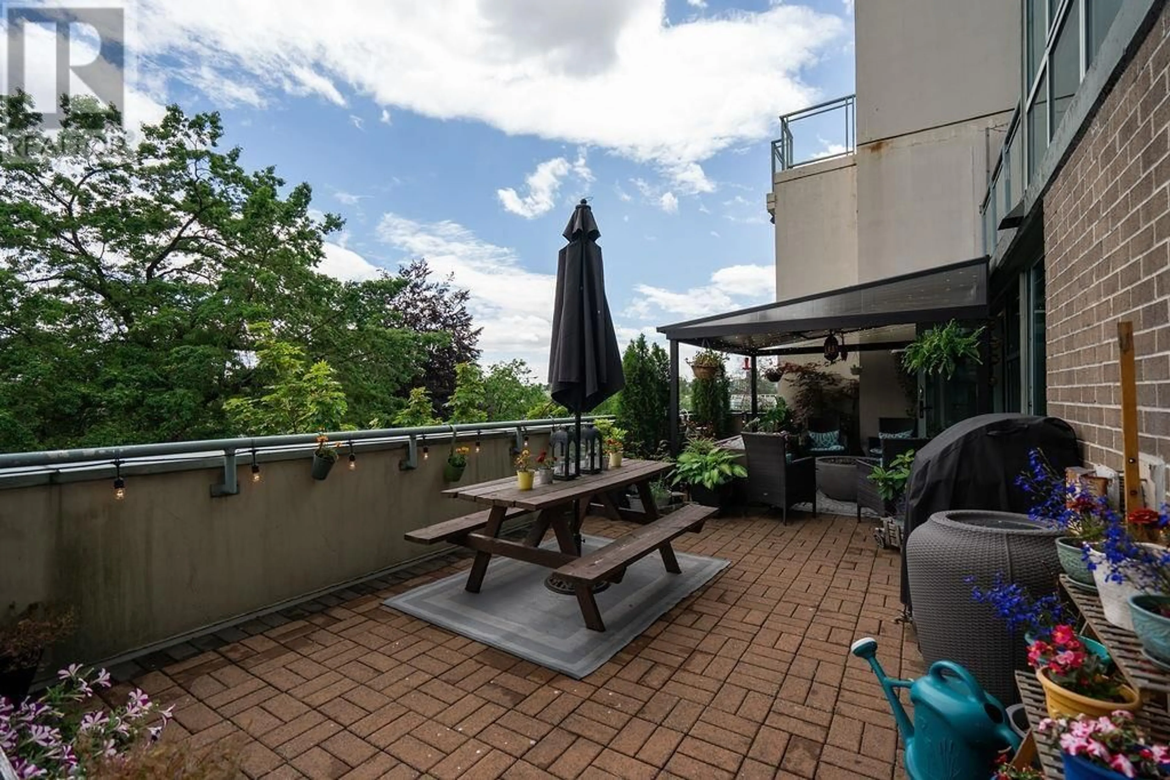 Patio for 406 1159 MAIN STREET, Vancouver British Columbia V6A4B6