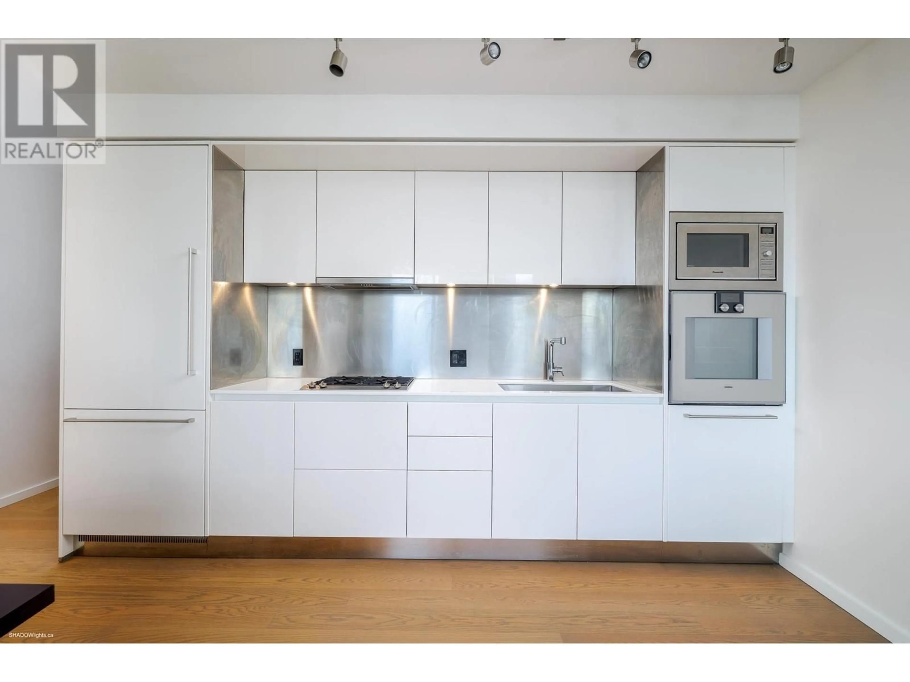 Kitchen, wood floors for 3701 1151 W GEORGIA STREET, Vancouver British Columbia V6E0B3