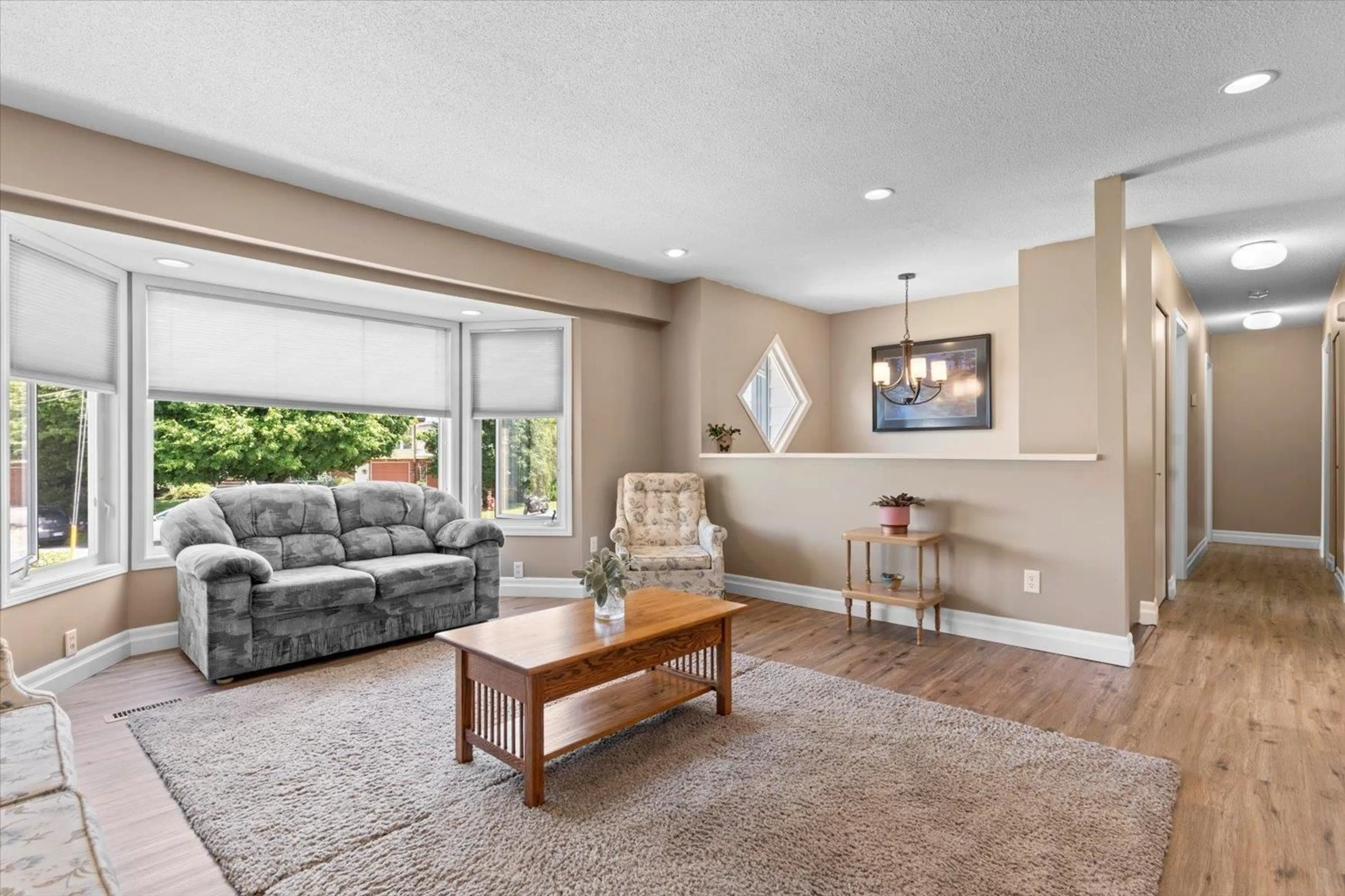 Living room for 6451 FERN STREET, Chilliwack British Columbia V2R1T6