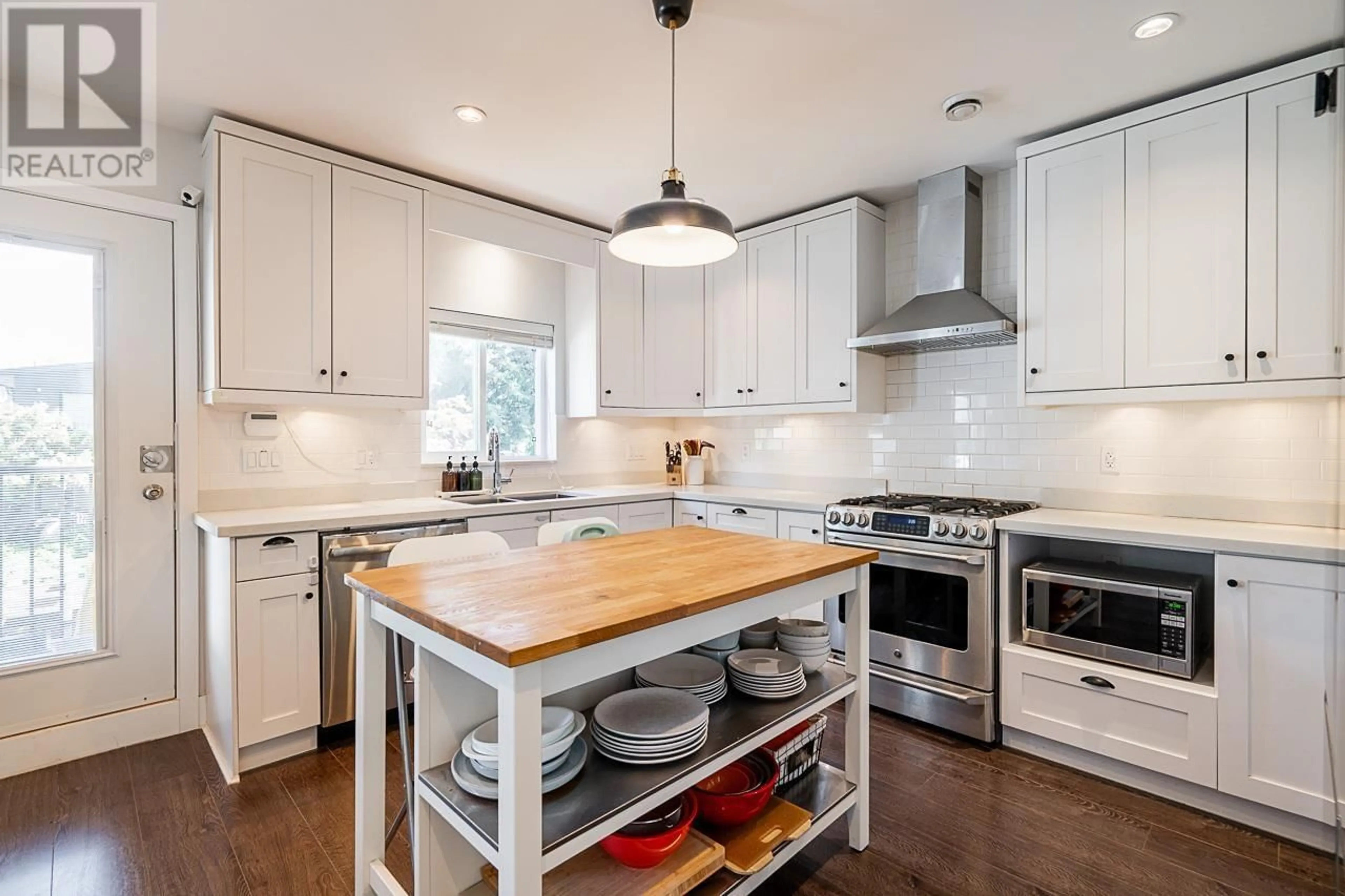 Contemporary kitchen for 4848 KILLARNEY STREET, Vancouver British Columbia V5R3V5