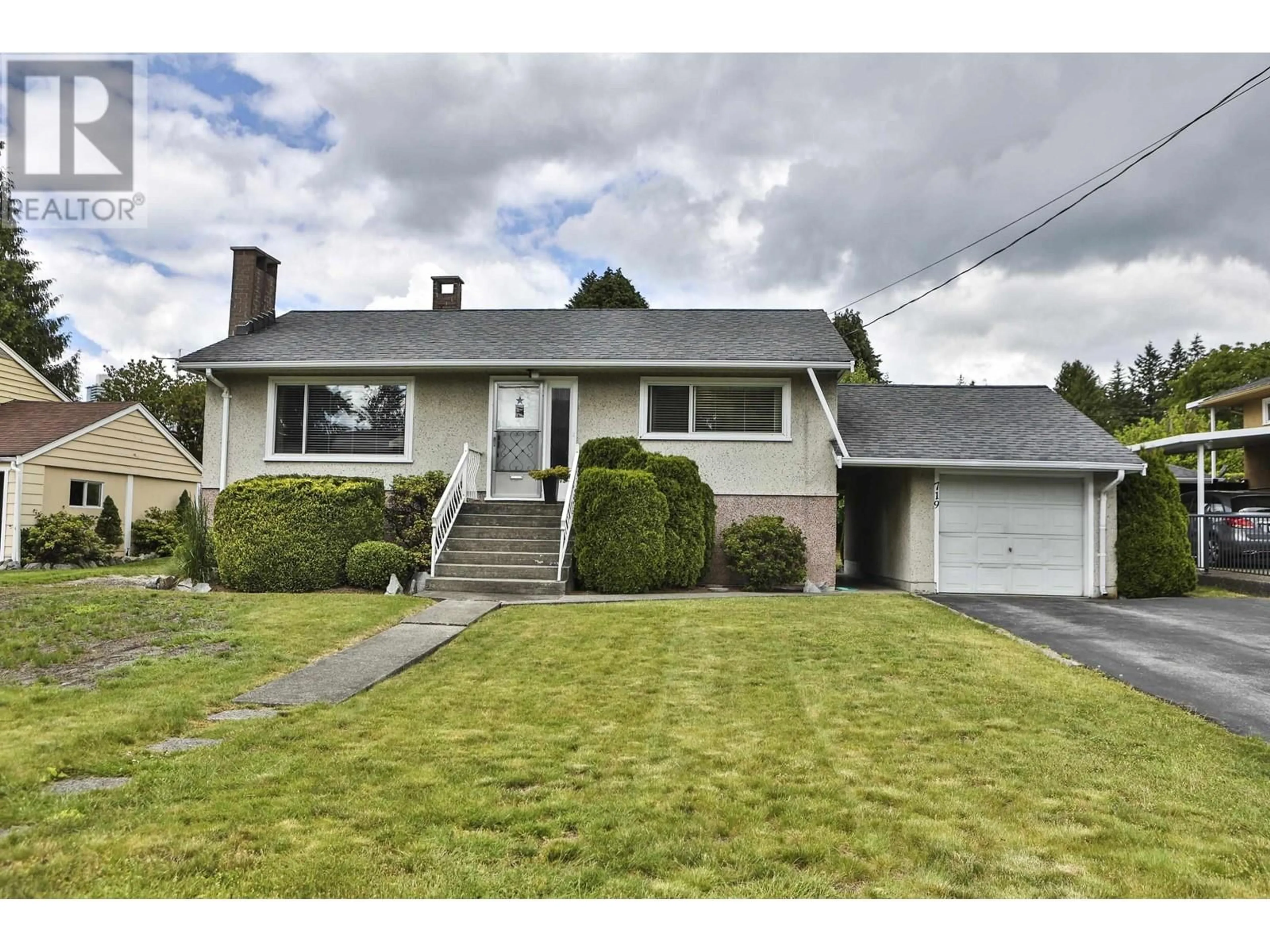 Frontside or backside of a home for 719 IVY AVENUE, Coquitlam British Columbia V3J2J1