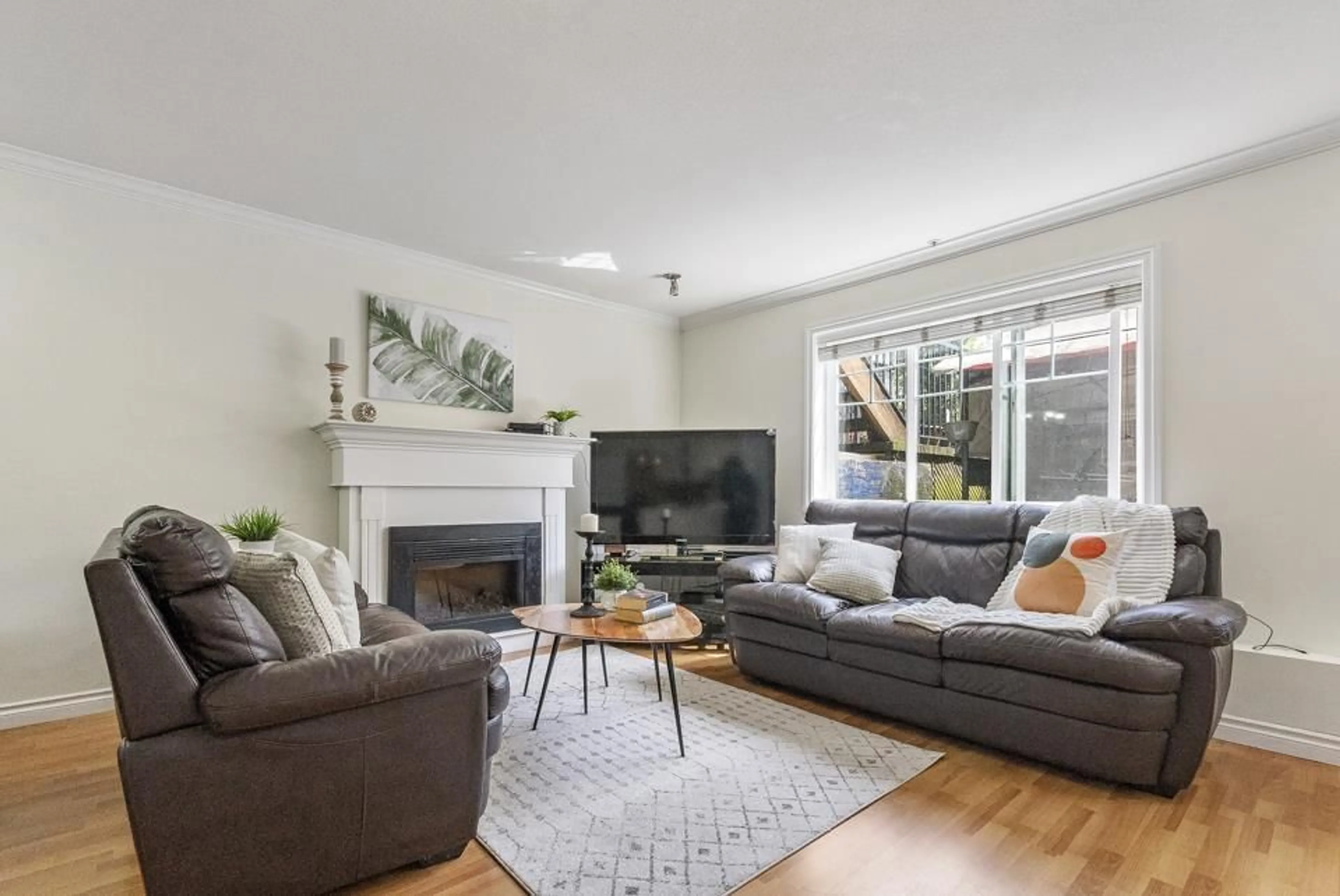 Living room for 32 11255 132 STREET, Surrey British Columbia V3R4R3