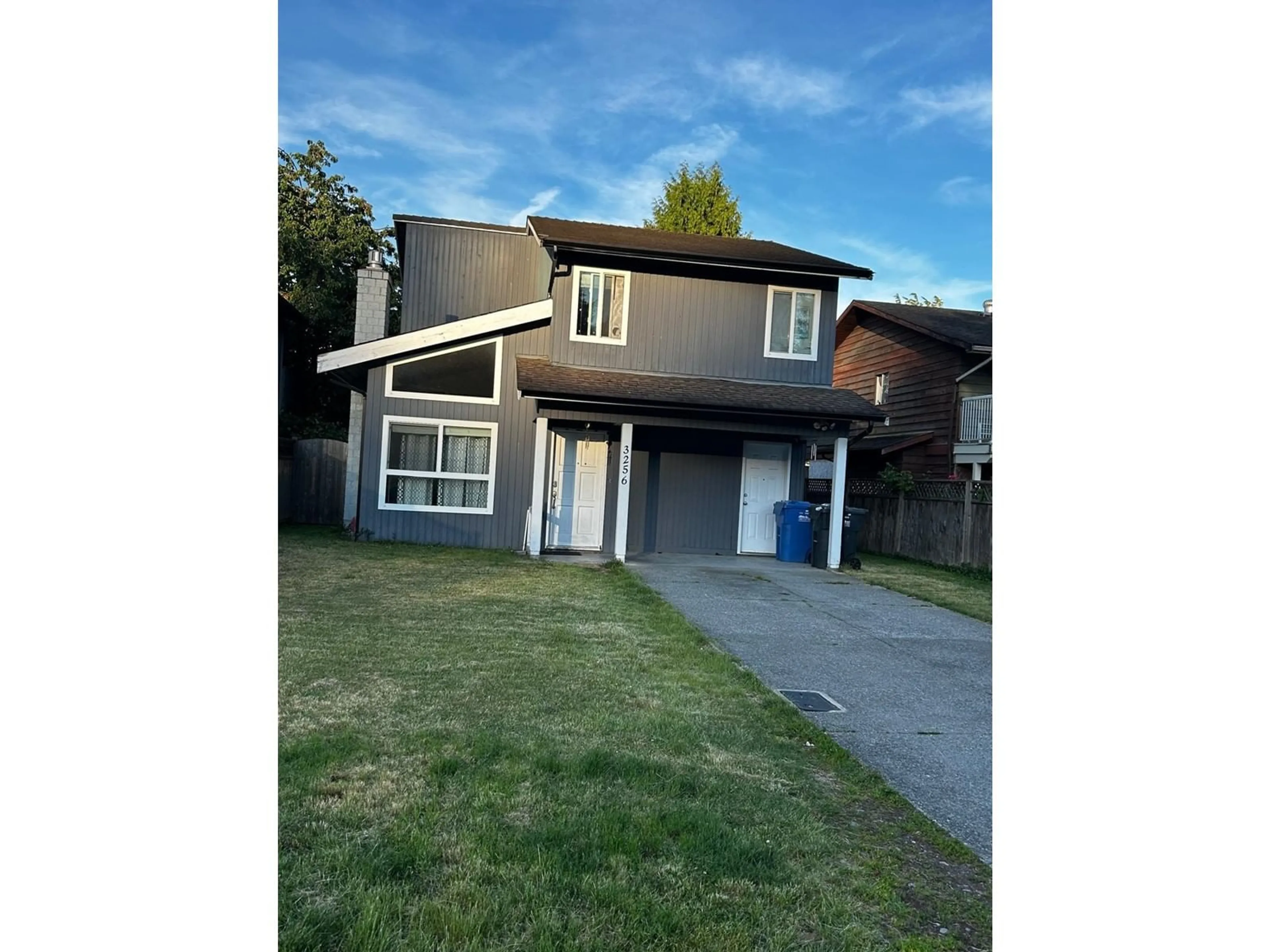 Frontside or backside of a home for 3256 JERVIS CRESCENT, Abbotsford British Columbia V2T4R6