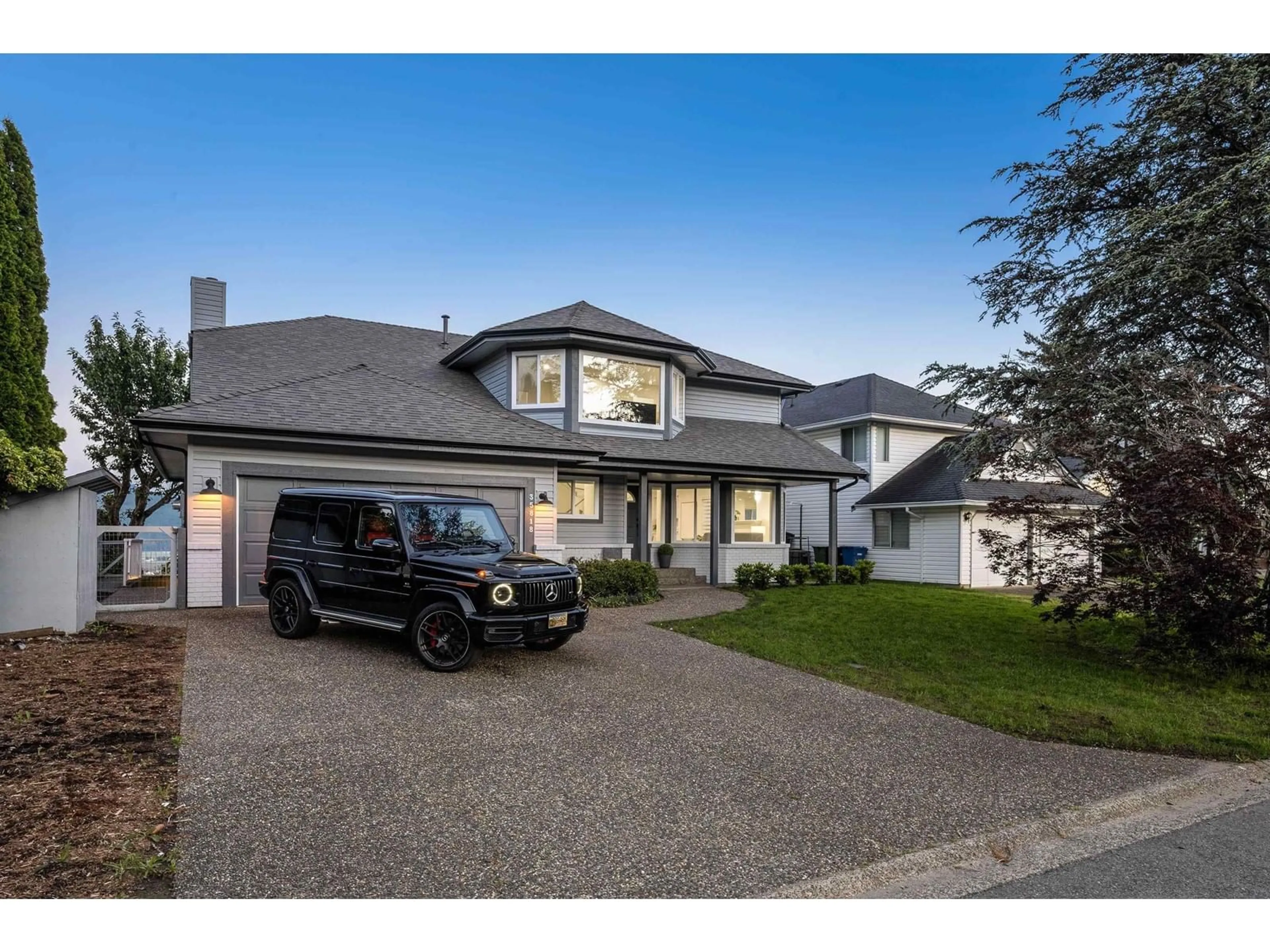 Frontside or backside of a home for 35818 EAGLECREST DRIVE, Abbotsford British Columbia V3G1E8